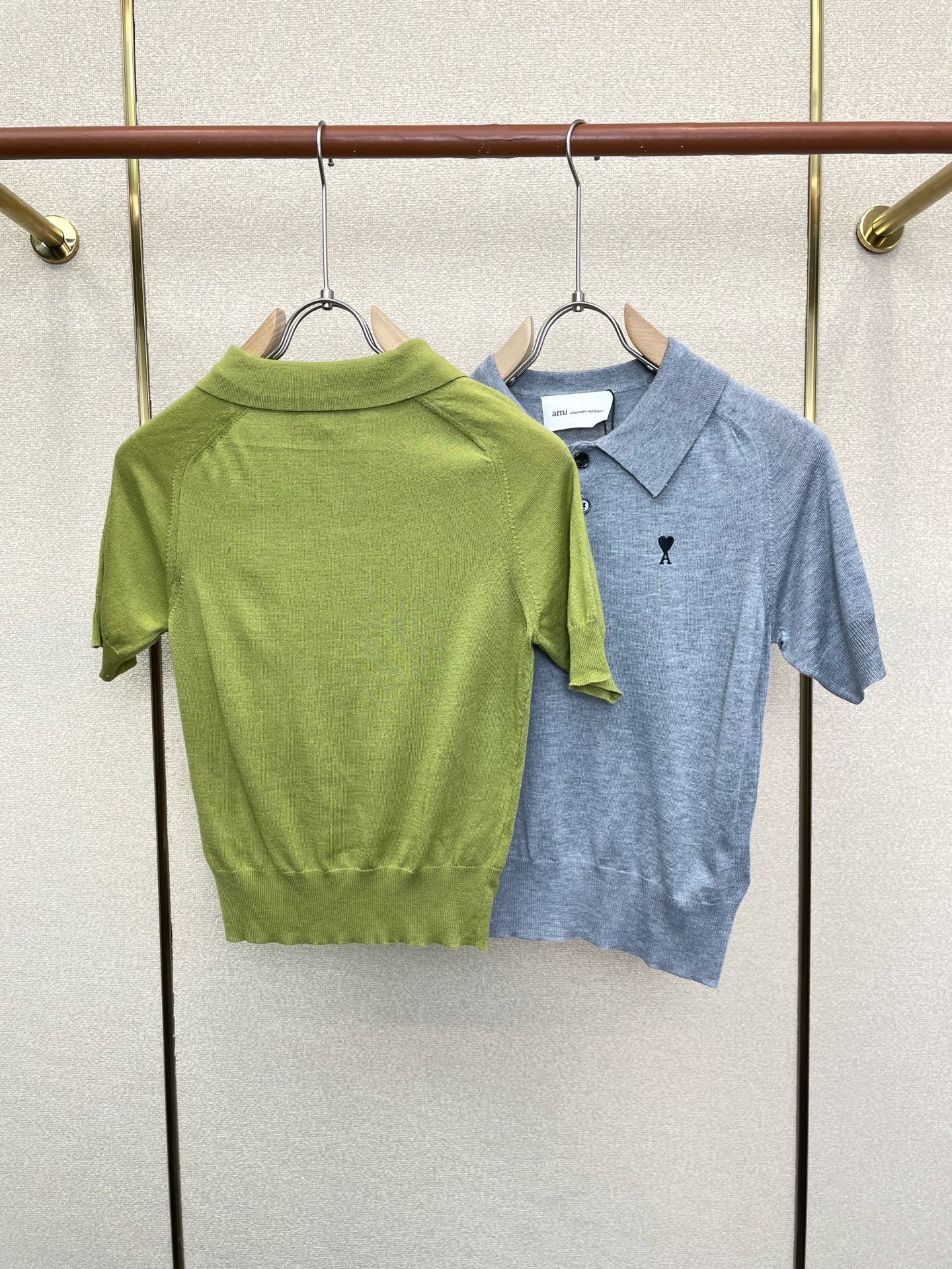 。AMI艾米👚砸锅卖铁都要上的新款👚新款女装休闲针织短袖👚高端版本！独特设计 专柜定制面料 透气舒适度高