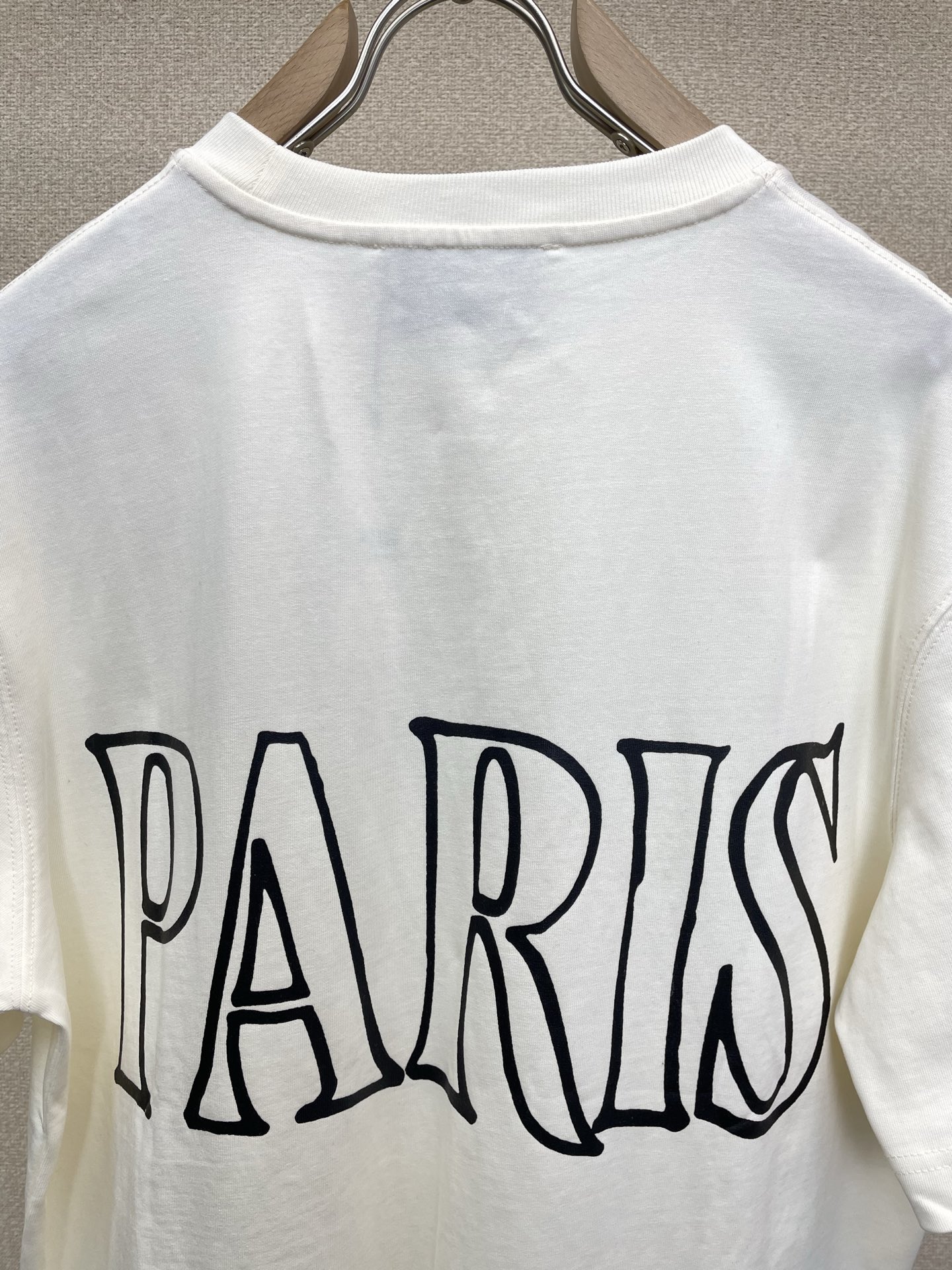 。AMI艾米👚砸锅卖铁都要上的新款👚新款女装休闲短袖👚高端版本！独特设计 专柜定制面料 透气舒适度高，细