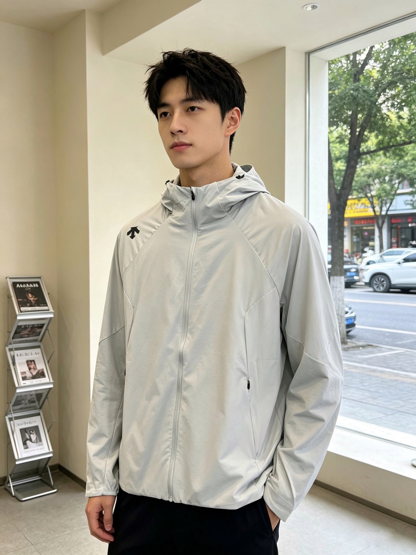 NO:836317,.DESCENTE is the new and popular men's casual hooded jacket. Breathable and comfortable. High-end customization. High version. Fashionable and versatile imported fabrics. Super soft and delicate feel. Skin-friendly and comfortable to wear. High-end boutique. The upper body is finely made by the foundry. It is a must-have item for men. Complete three standards. Size M-3XL. The latest model. Jackets & coats, hats,19860909.DESCENTE迪桑特砸锅卖铁都要上的新款新款原单男士休闲连帽夹克 透气舒适 高端定制 高版本 时尚百搭爆款进口面料 手感超柔软细腻 穿着亲肤舒适 高端精品 代工厂精细做上身非常赞 男士必备单品 三标齐全 码数M-3XL砸锅卖铁上新款,,jackets & coats,hats,,Men's clothing