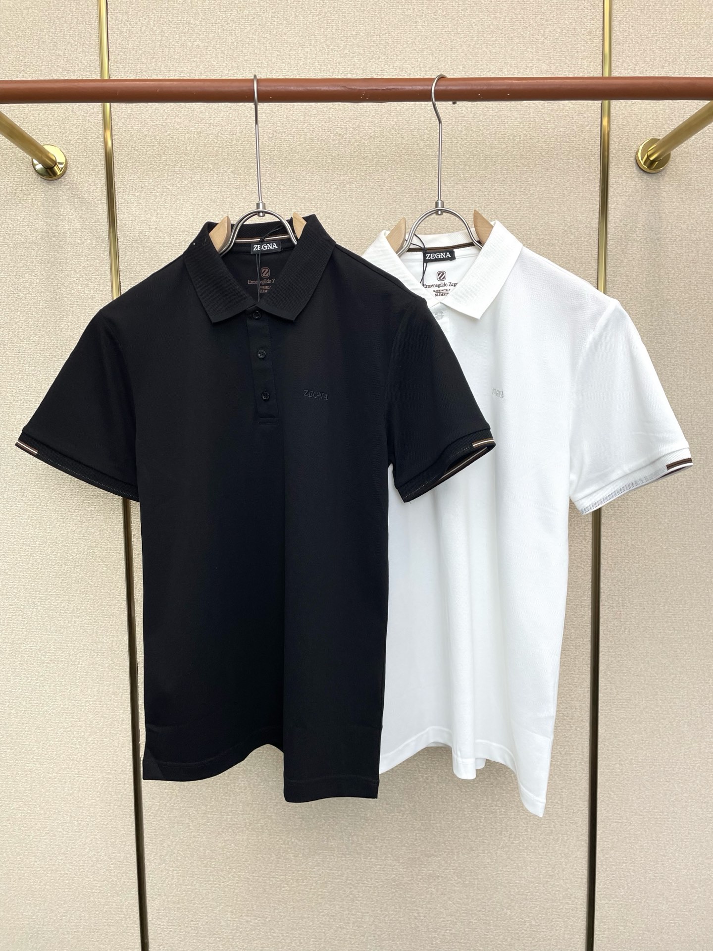 NO:836234,.ZEGNA Zegna's new and popular men's casual short sleeves. High-end customization. High-end version. Fashionable and versatile imported fabrics. Super soft and delicate feel. Skin-friendly and comfortable to wear. High-end boutique. The upper body is finely made by the foundry. It is a must-have item for men. Complete three standards. Size M-3XL. New trend. Zegna, T-shirt,19860909.ZEGNA杰尼亚砸锅卖铁都要上的新款新款原单男士休闲短袖 高端定制 高端版本 时尚百搭爆款进口面料 手感超柔软细腻 穿着亲肤舒适 高端精品 代工厂精细做上身非常赞 男士必备单品 三标齐全 码数M-3XL砸锅卖铁上新款,,zegna,T-shirt,,Men's clothing