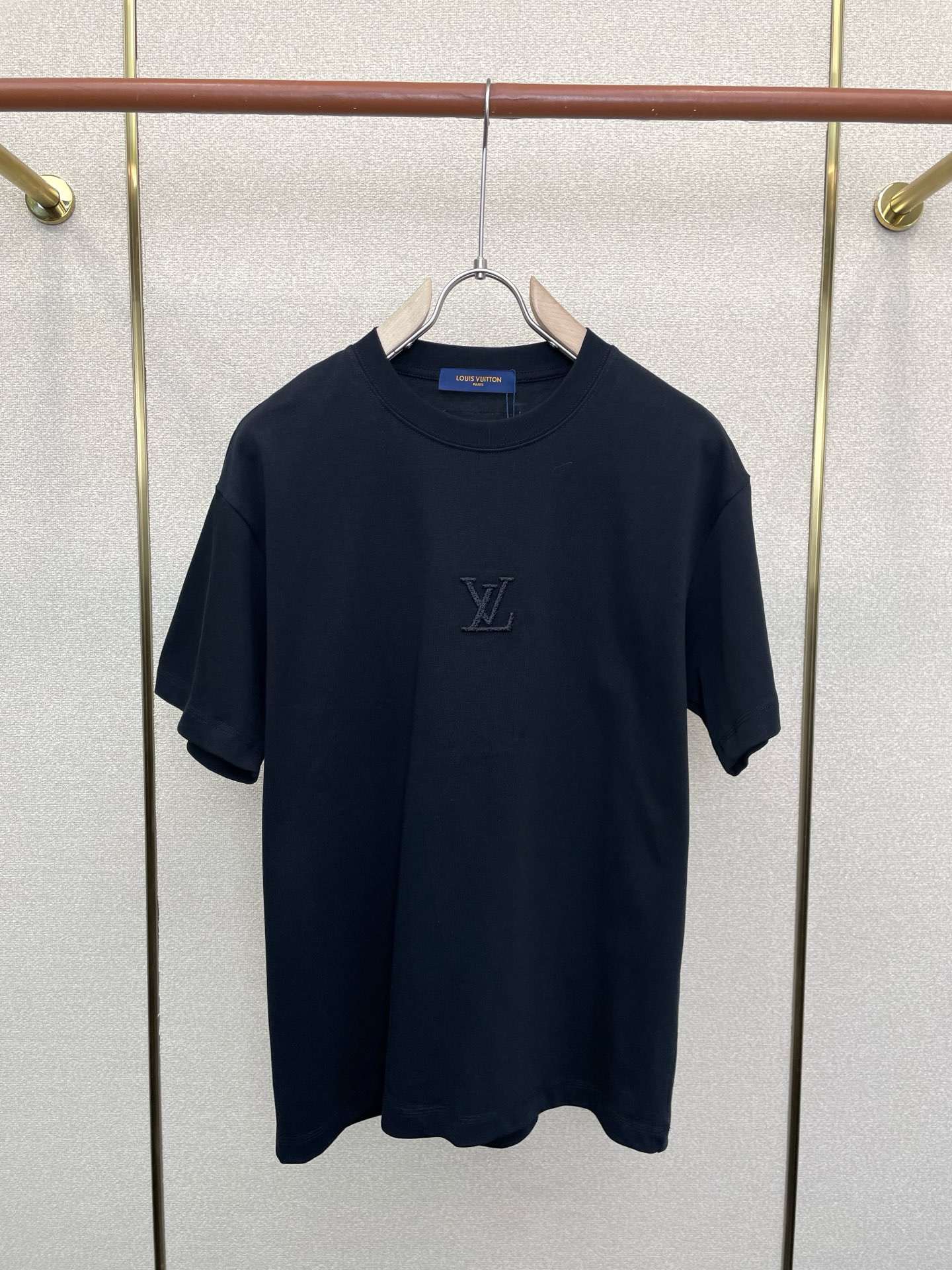 。Louis Vuitton路易威登💥砸锅卖铁都要上的新款新款原单男士休闲短袖 高端定制 高端版本 时尚