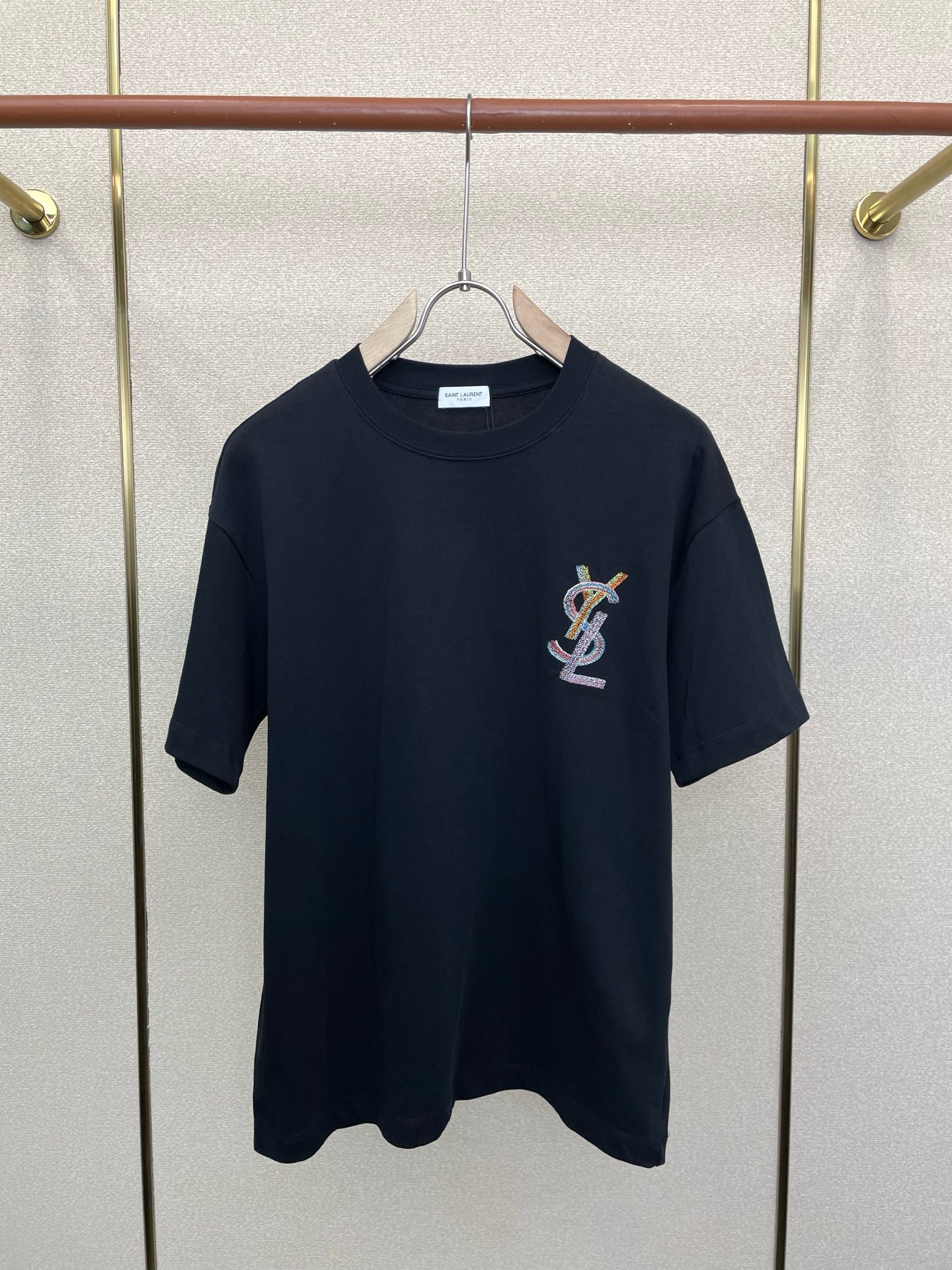 。SAINT LAURENT圣罗兰💥砸锅卖铁都要上的新款新款原单男士休闲短袖 高端定制 高端版本 时尚百