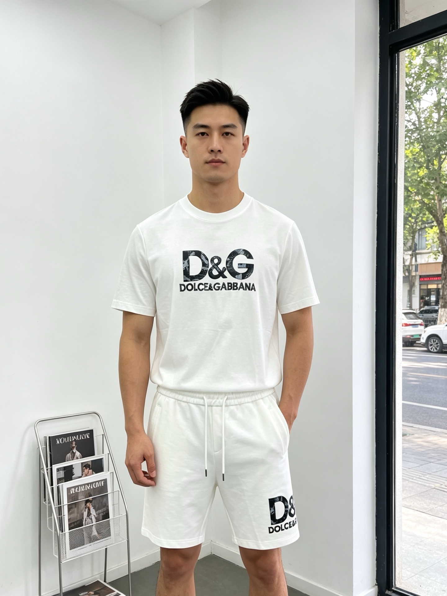 NO:833178,Short-sleeved, shorts. Dolce&Gabbana is exclusively offering the same set in new counters, breathable, comfortable and casual!  Full of high-end feel!  The details are exquisite and high-end, and the workmanship is impeccable!  The original high-end fabric is very high-end!  The fabric is soft, delicate and comfortable, moisture-absorbent, quick-drying and breathable, neat and stylish. Size M-3XL,,Dolce&Gabbana,Dolce&Gabbana,shorts,T-shirt,19860909短袖、短裤.Dolce&Gabbana 杜嘉班纳独家专供新款专柜同款套装,透气舒适休闲！高级感满满！细节精致高档,做工无可挑剔！原版高端面料很显高级！面料柔软细腻舒适 吸湿速干透气,利落有型.码数M-3XL,,Dolce&Gabbana,Dolce&Gabbana,shorts,T-shirt,,Men's clothing