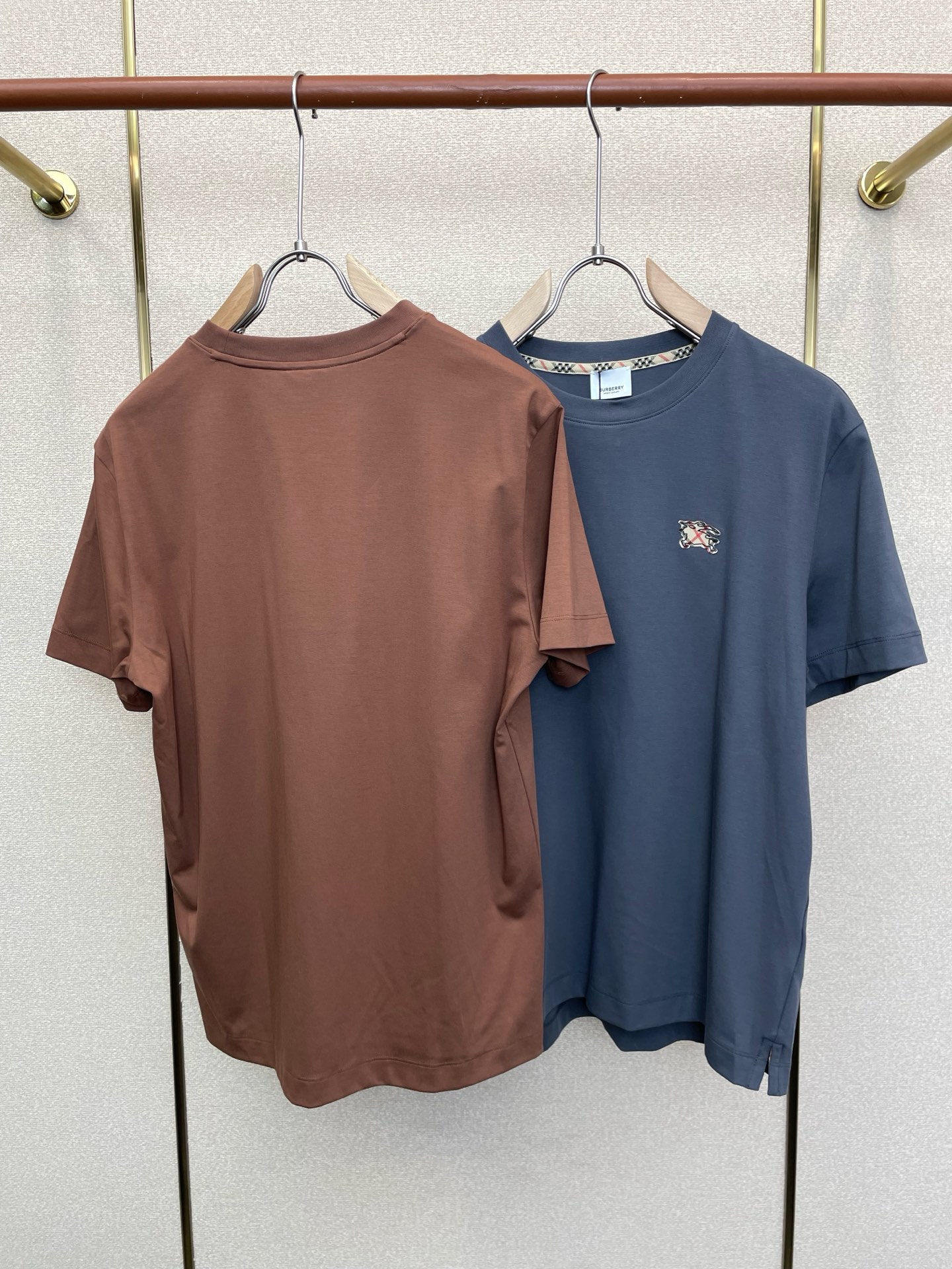 。Burberry巴宝莉💥砸锅卖铁都要上的新款新款原单男士休闲短袖 高端定制 高端版本 时尚百搭爆款⚠️