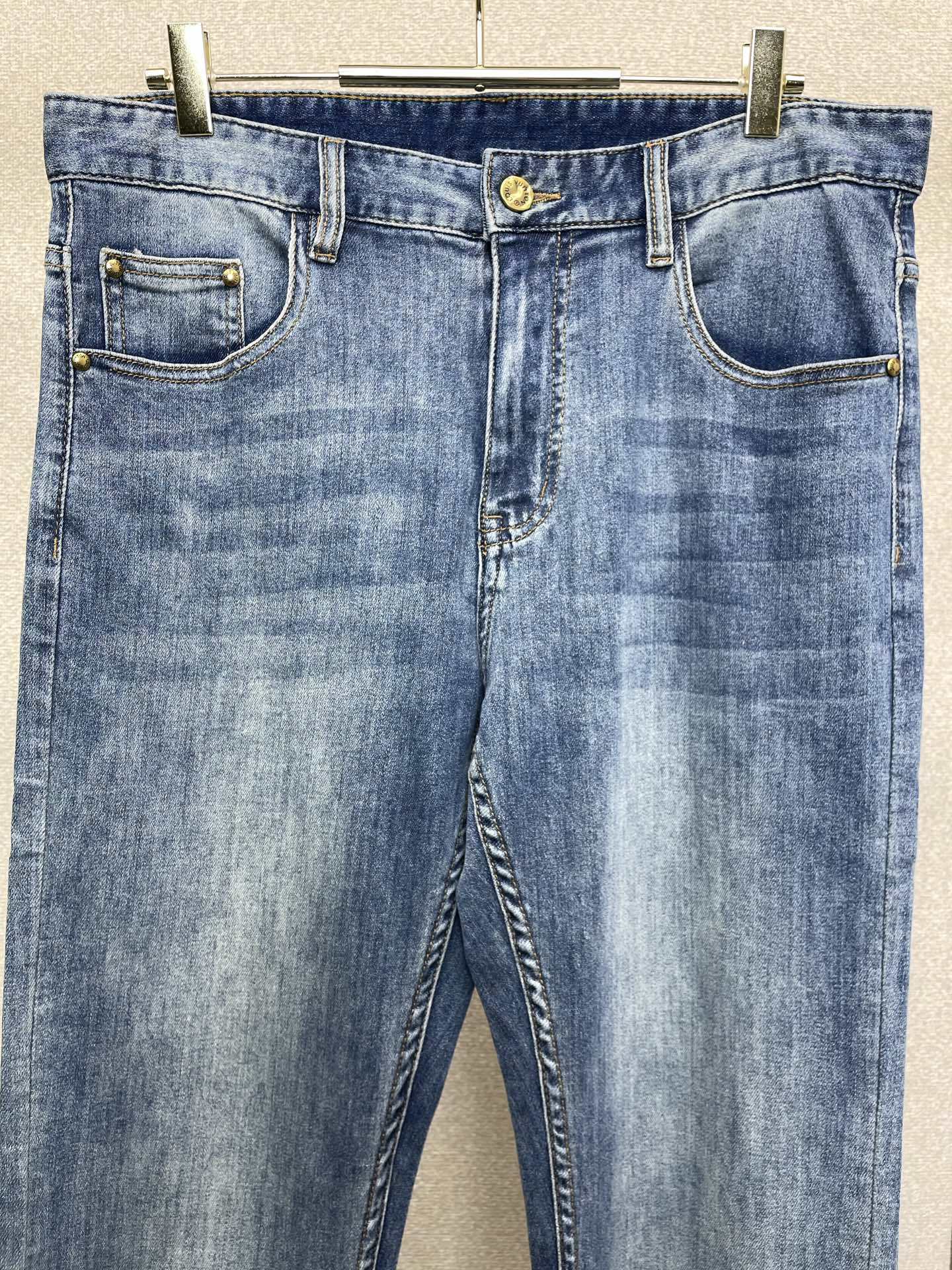 。Louis Vuitton路易威登💥砸锅卖铁都要上的新款新款休闲牛仔裤👖高端版本 专柜定制面料 透气舒