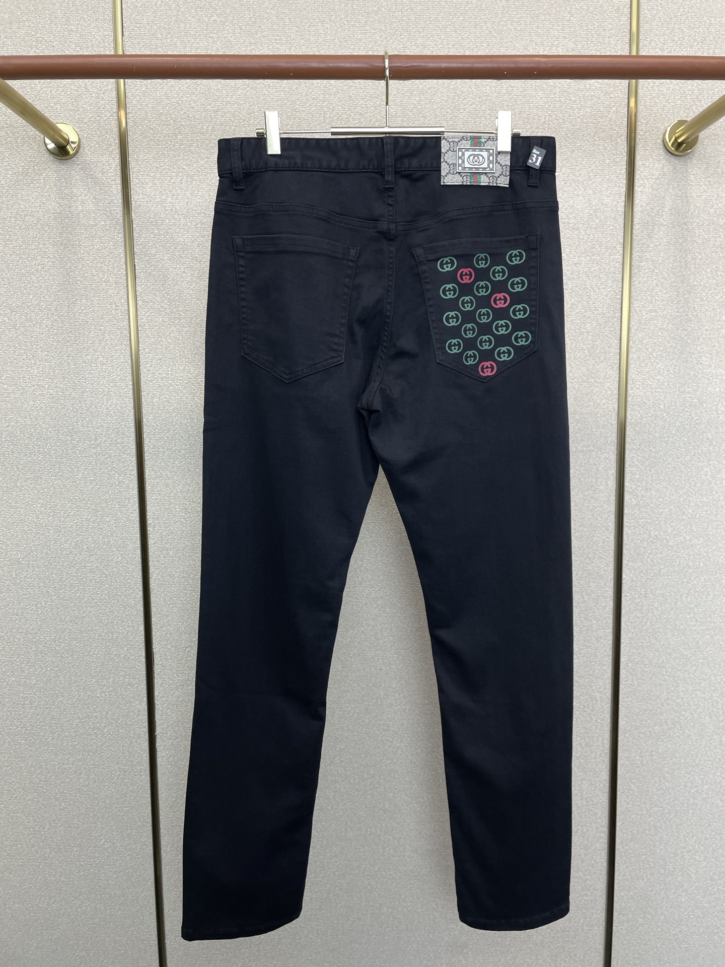 。Gucci古驰💥砸锅卖铁都要上的新款新款休闲牛仔裤👖高端版本 专柜定制面料 透气舒适度高，细节无可挑剔