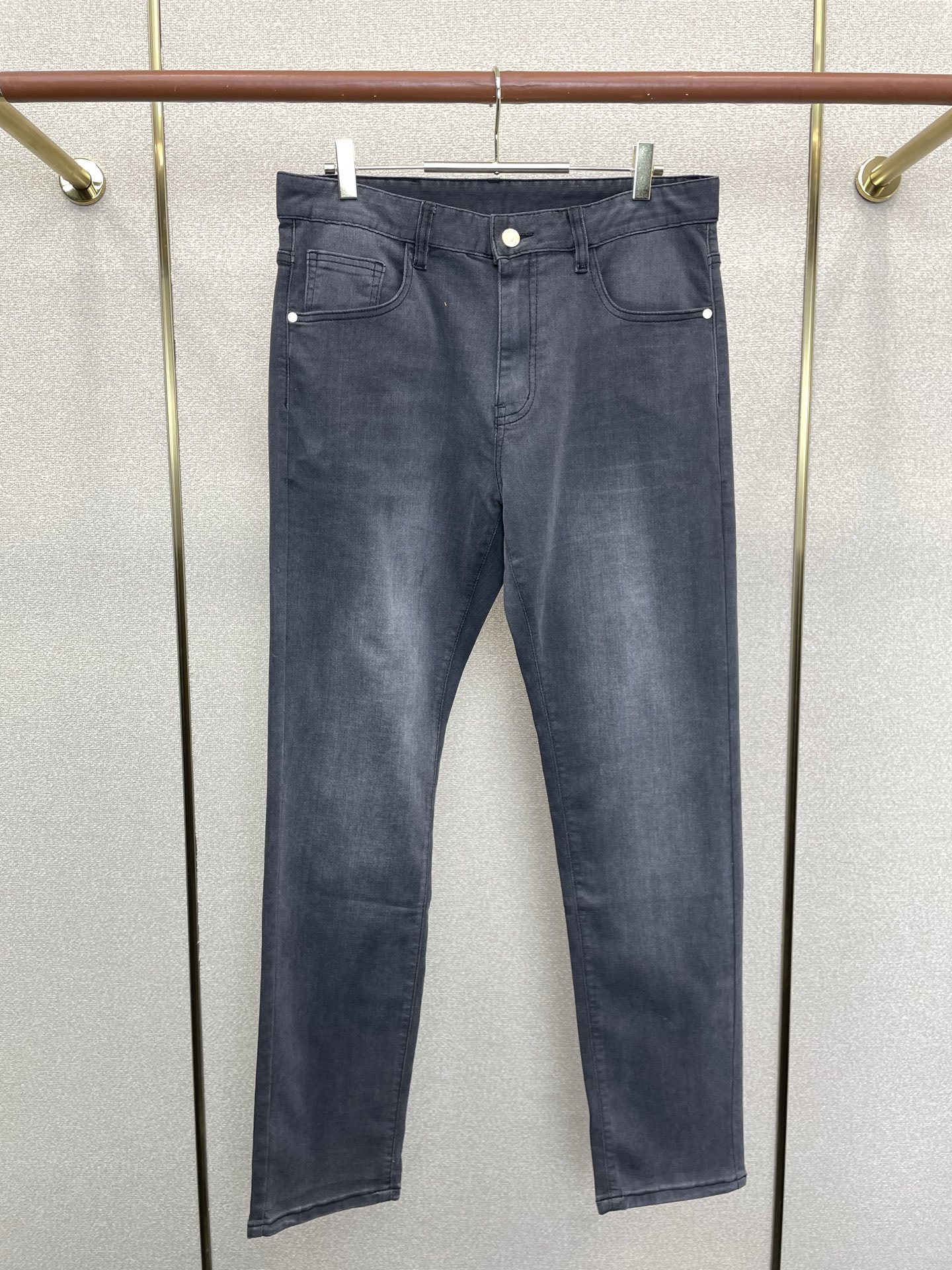 。Louis Vuitton路易威登💥独家专供新款休闲牛仔裤👖高端版本 专柜定制面料 透气舒适度高，细节