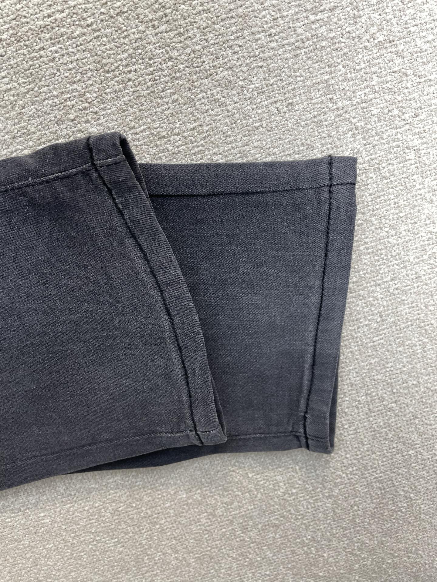 。Louis Vuitton路易威登💥独家专供新款休闲牛仔裤👖高端版本 专柜定制面料 透气舒适度高，细节