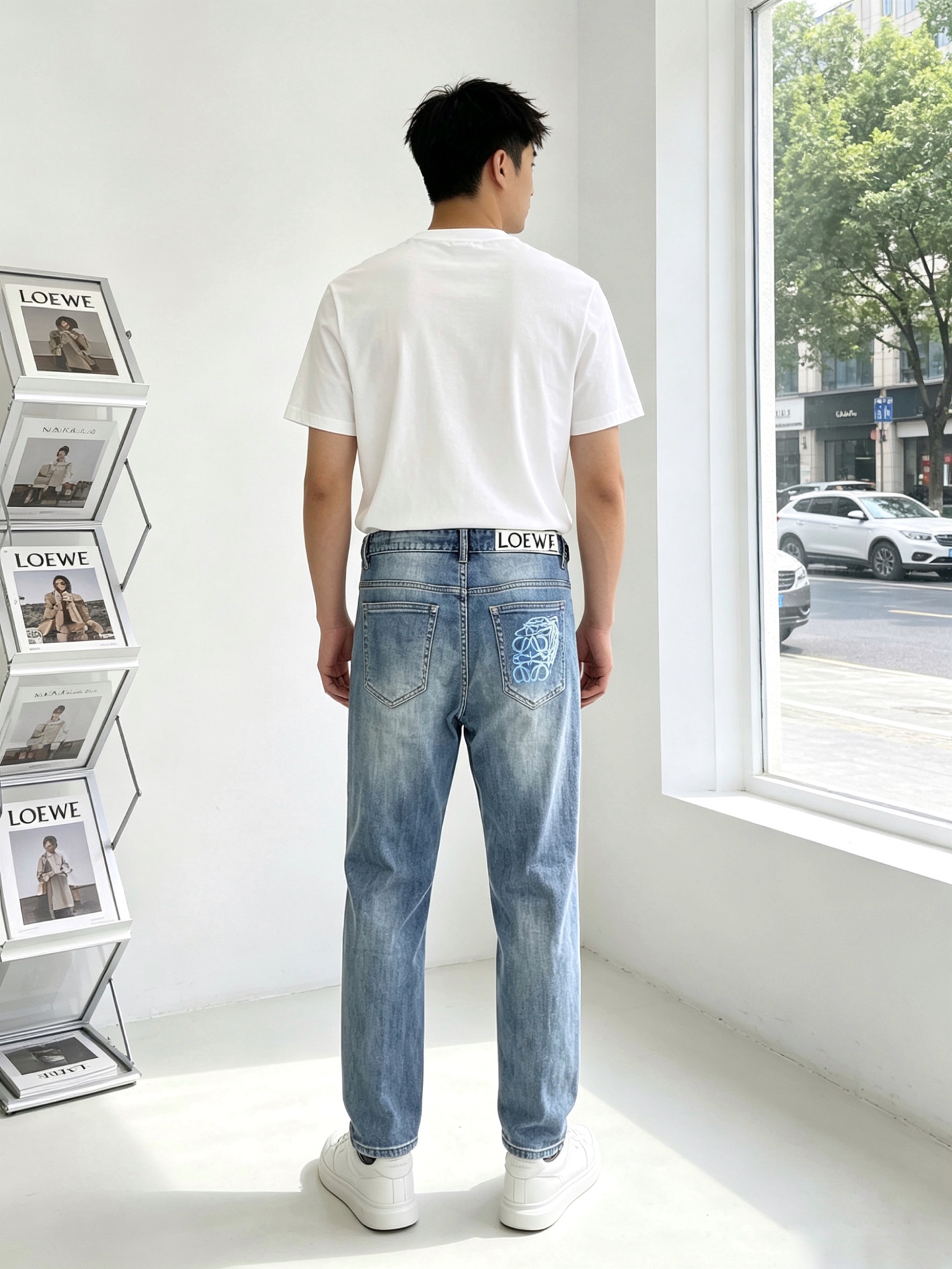 。LOEWE罗意威💥独家专供新款休闲牛仔裤👖高端版本 专柜定制面料 透气舒适度高，细节无可挑剔，品牌元素