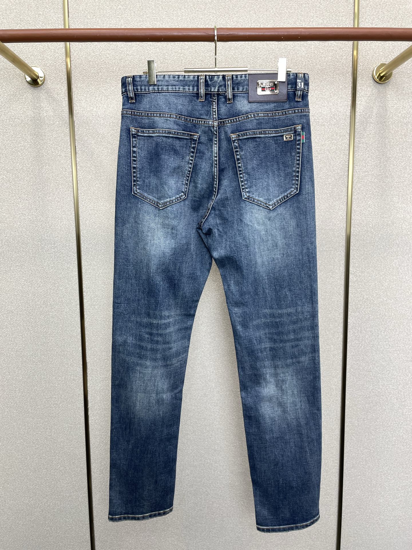 。Gucci古驰💥独家专供新款休闲牛仔裤👖高端版本 专柜定制面料 透气舒适度高，细节无可挑剔，品牌元素设