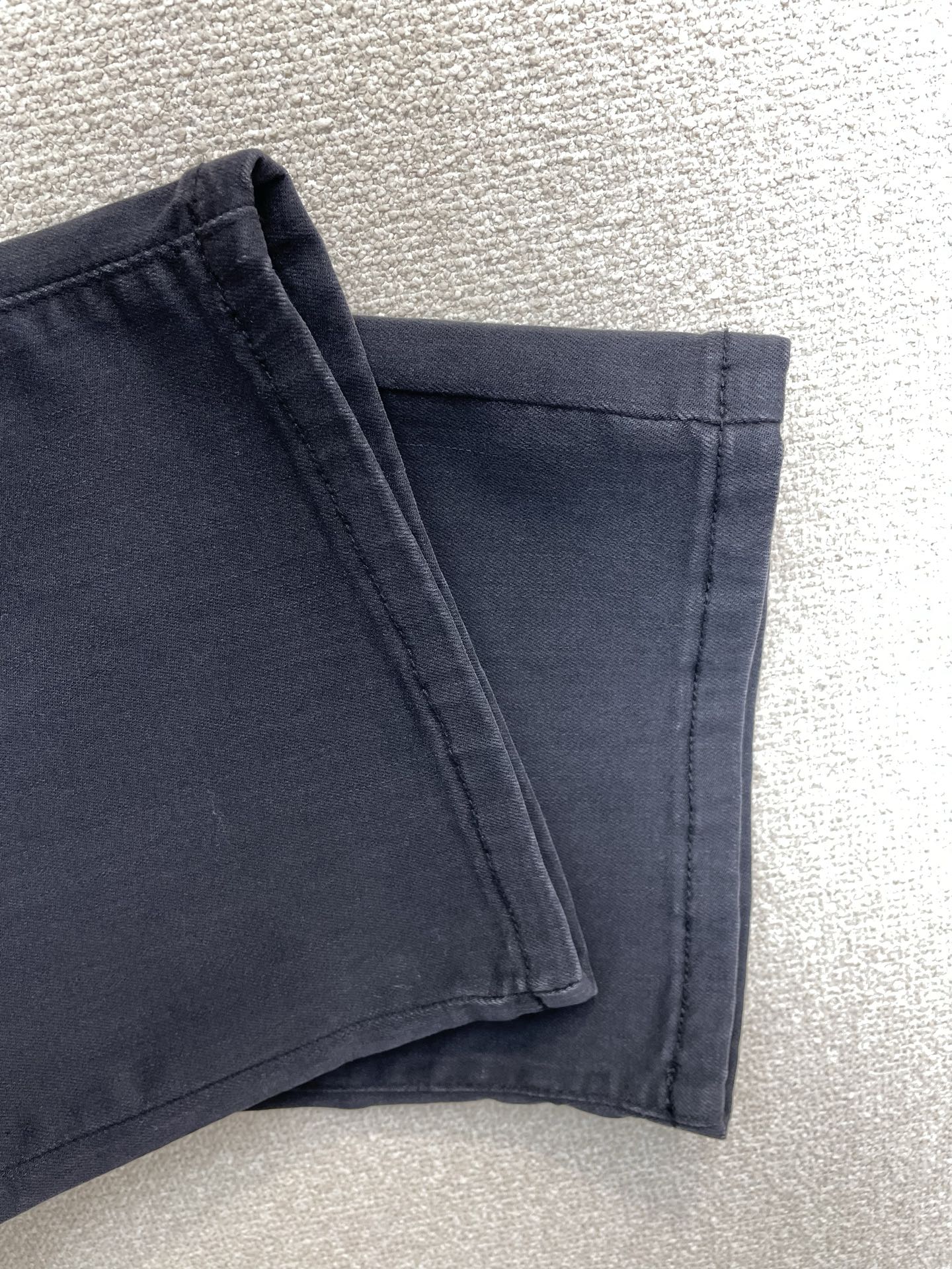。Louis Vuitton路易威登💥独家专供新款休闲牛仔裤👖高端版本 专柜定制面料 透气舒适度高，细节