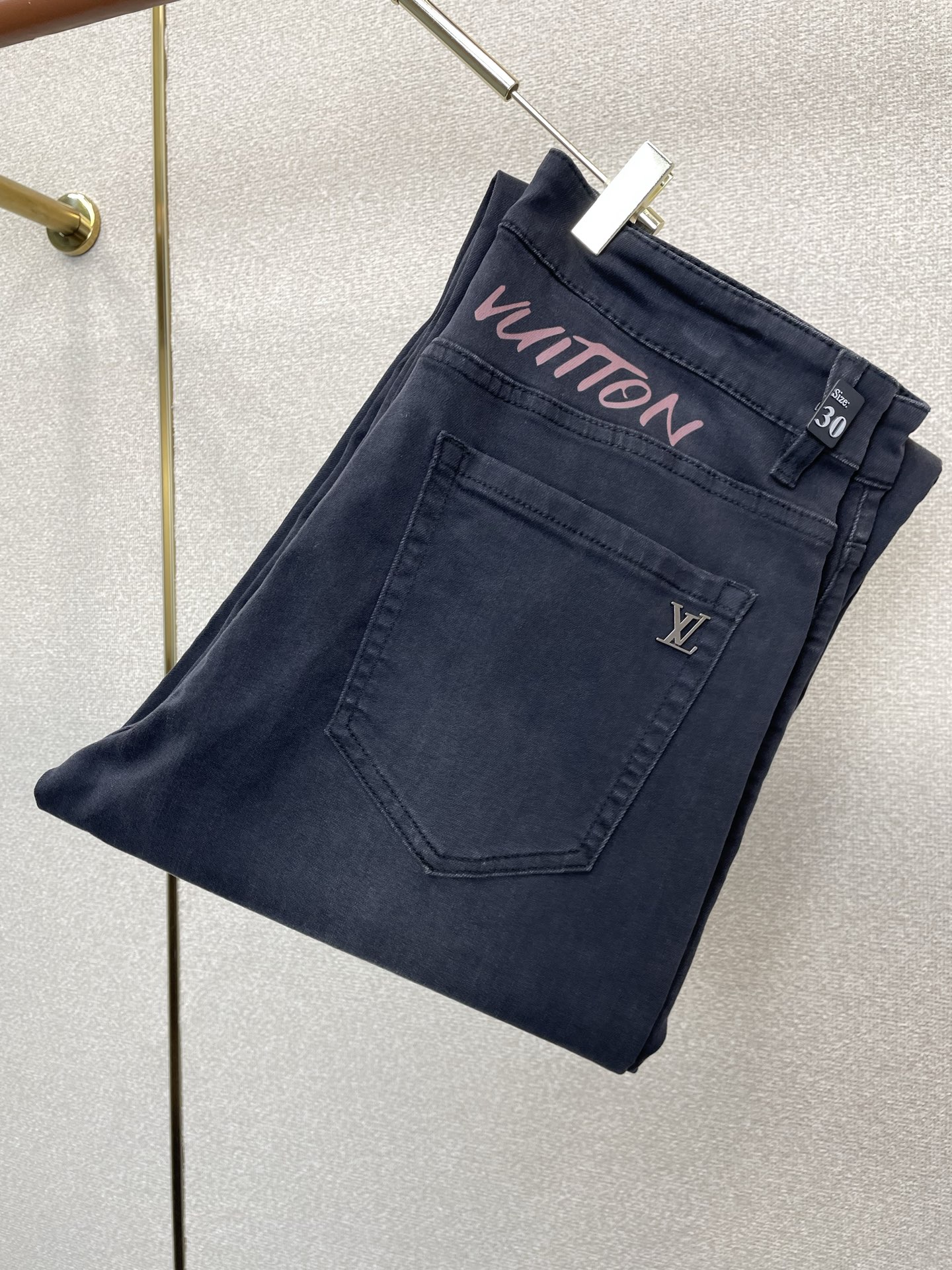 。Louis Vuitton路易威登💥独家专供新款休闲牛仔裤👖高端版本 专柜定制面料 透气舒适度高，细节