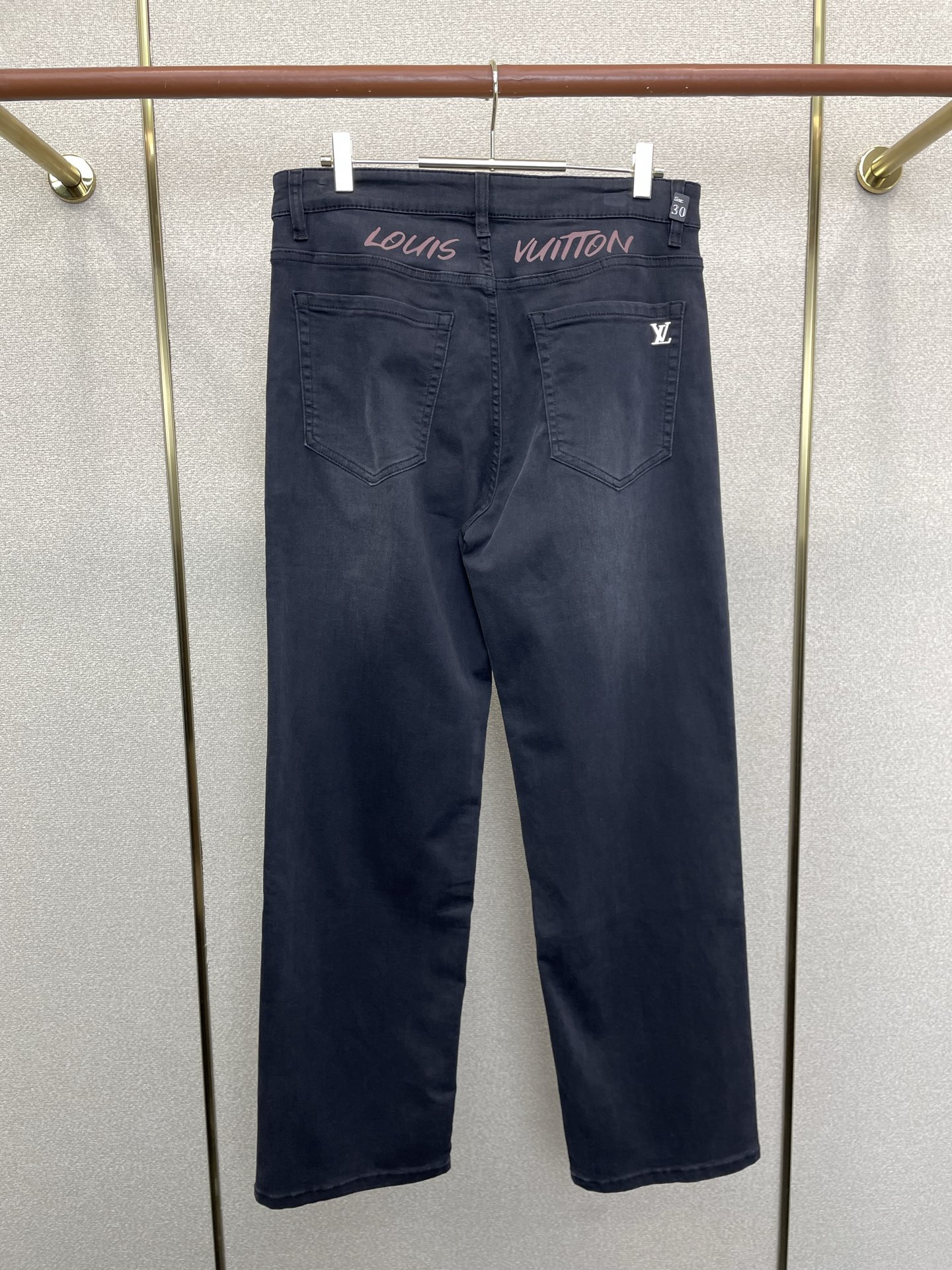 。Louis Vuitton路易威登💥独家专供新款休闲牛仔裤👖高端版本 专柜定制面料 透气舒适度高，细节