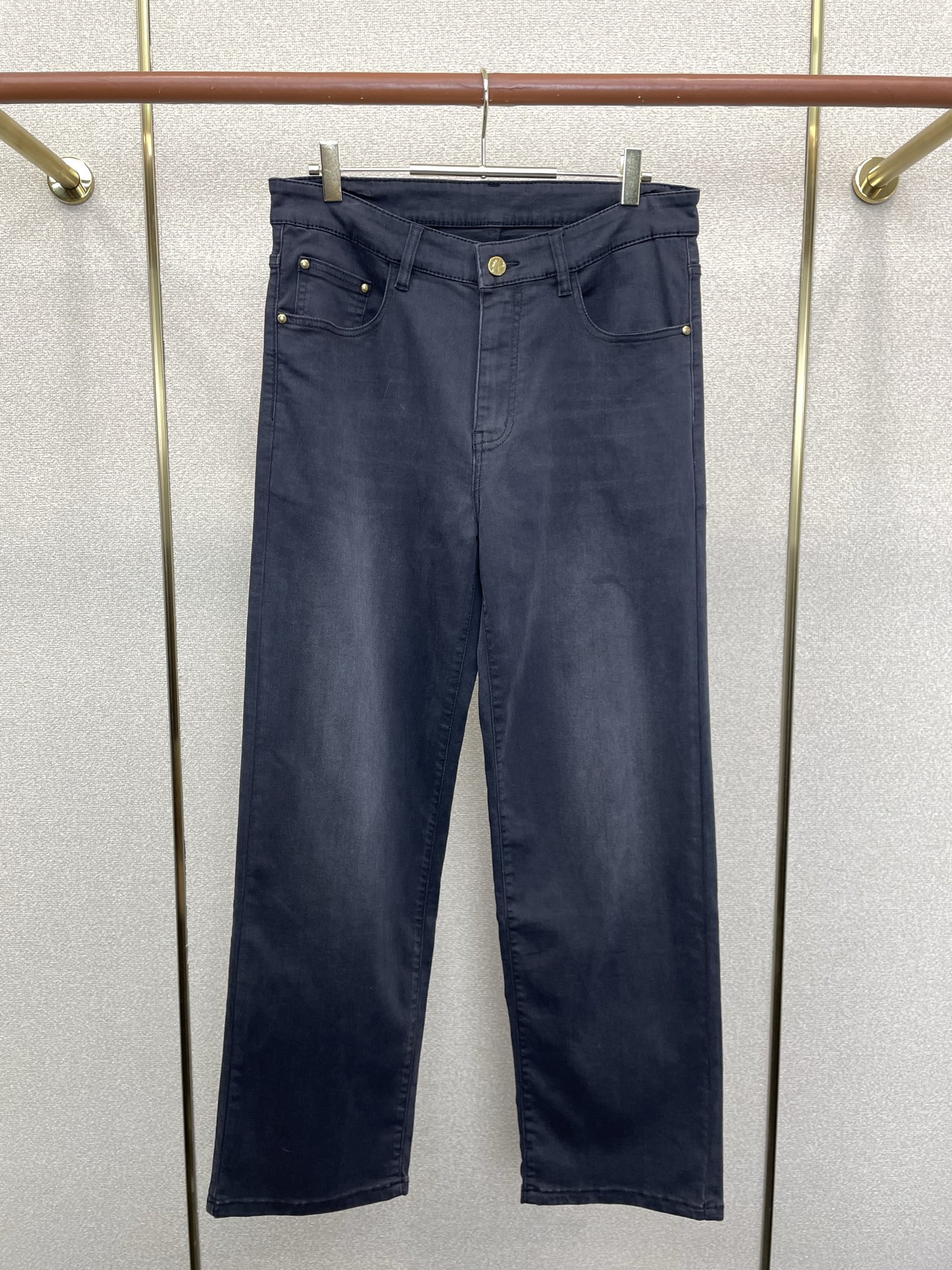 。Louis Vuitton路易威登💥独家专供新款休闲牛仔裤👖高端版本 专柜定制面料 透气舒适度高，细节