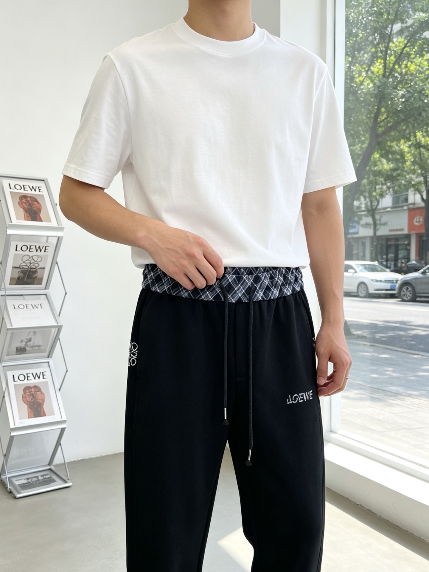NO:873991,.LOEWE's new high-end version of casual pants is a must-have.  Custom-made fabrics at the counter are highly breathable and comfortable, with impeccable details and brand element design concepts, reflecting high quality. It feels delicate and soft!  It presents a casual cut and the upper body shape is awesome!  Size: M-3XL,,loewe,loewe,19860909.LOEWE罗意威砸锅卖铁都要上的新款新款 休闲裤 高端版本！专柜定制面料 透气舒适度高,细节无可挑剔,品牌元素设计理念,体现高品质.手感细腻柔软！呈现休闲裁剪,上身版型超赞！码数: M-3XL,,loewe,loewe,,Men's clothing