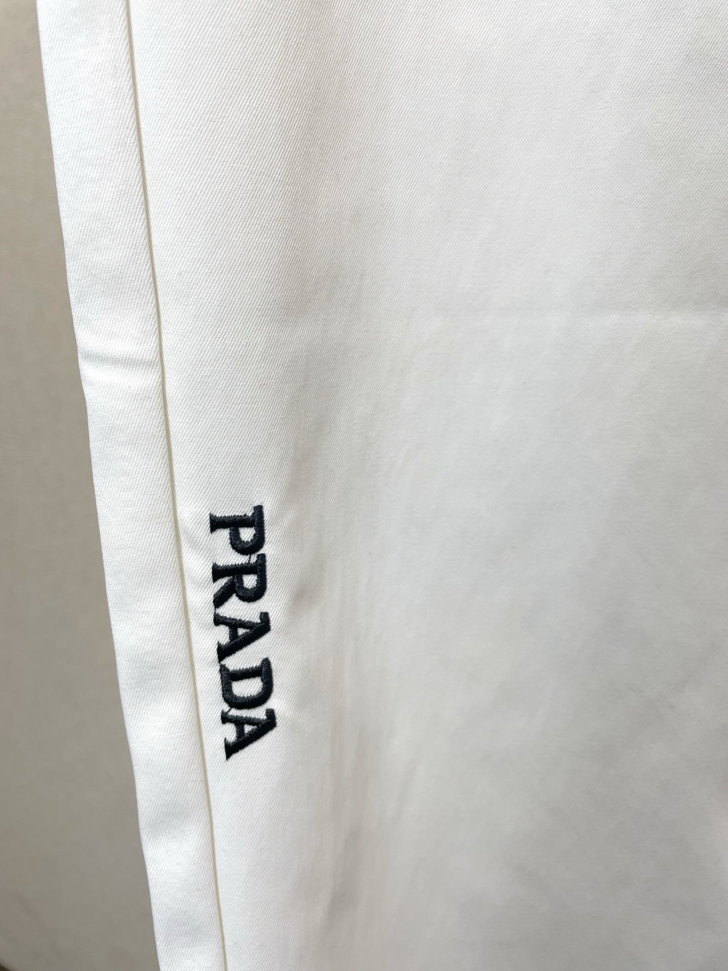 。Prada普拉达💥独家专供新款 休闲裤 高端版本！专柜定制面料 透气舒适度高，细节无可挑剔，品牌元素设