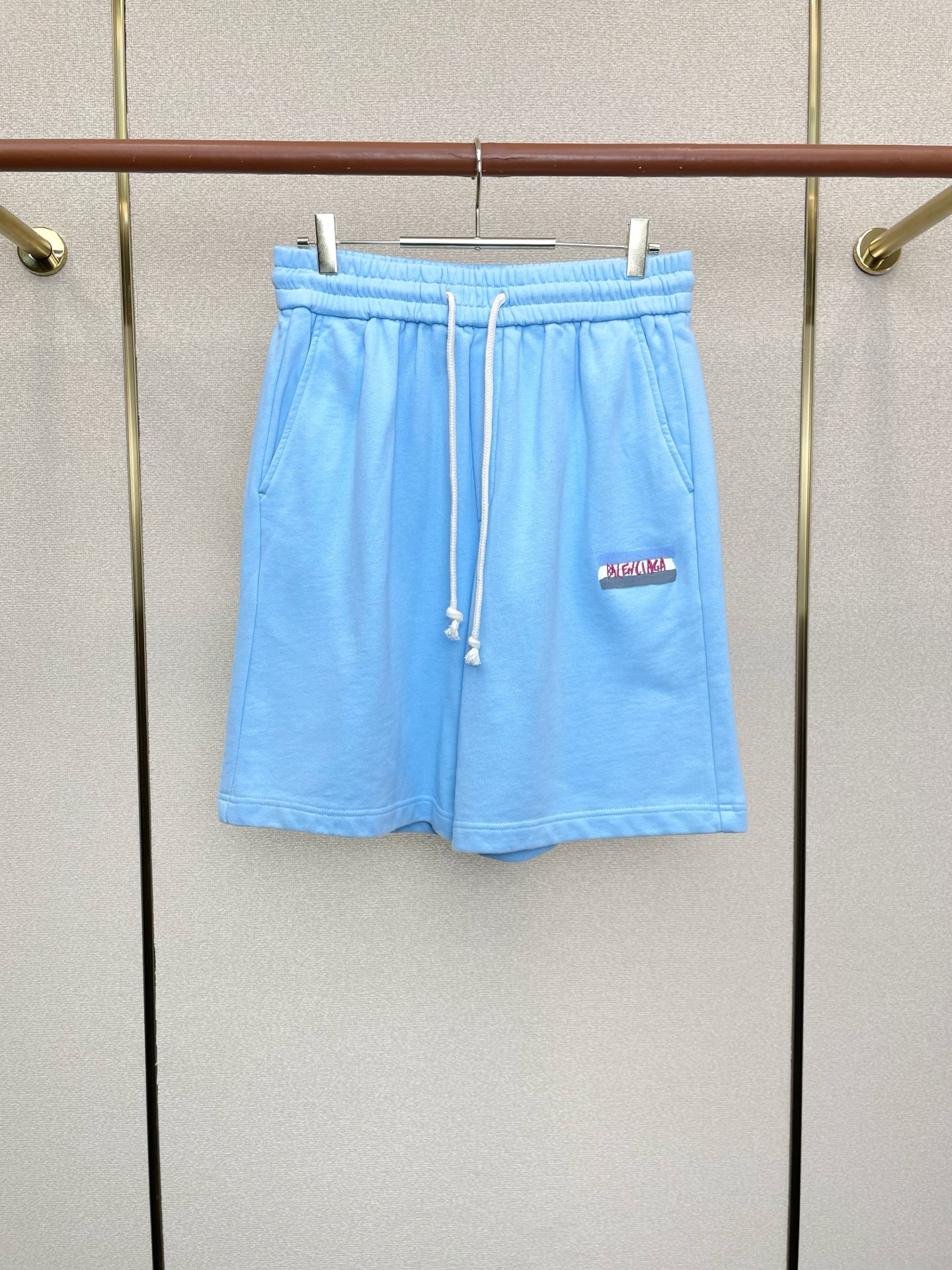 。Balenciaga巴黎世家💥独家专供新款 休闲短裤🩳高端版本！专柜定制面料 透气舒适度高，细节无可挑
