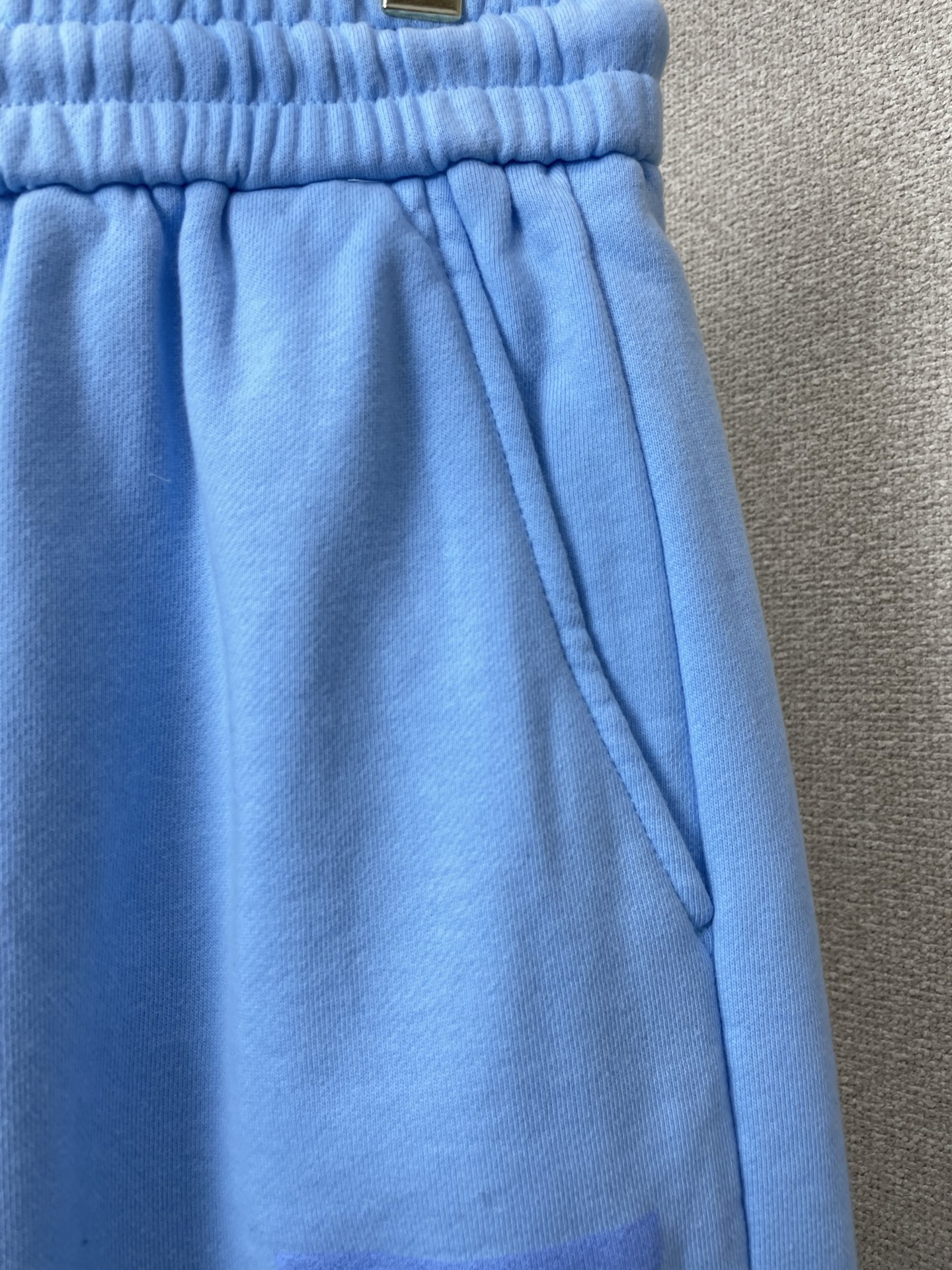 。Balenciaga巴黎世家💥独家专供新款 休闲短裤🩳高端版本！专柜定制面料 透气舒适度高，细节无可挑