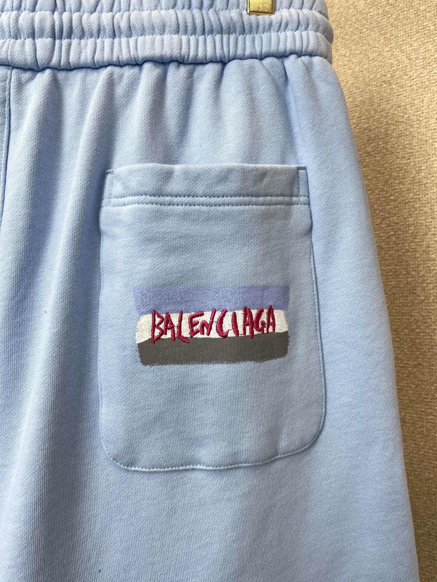 。Balenciaga巴黎世家💥独家专供新款 休闲短裤🩳高端版本！专柜定制面料 透气舒适度高，细节无可挑
