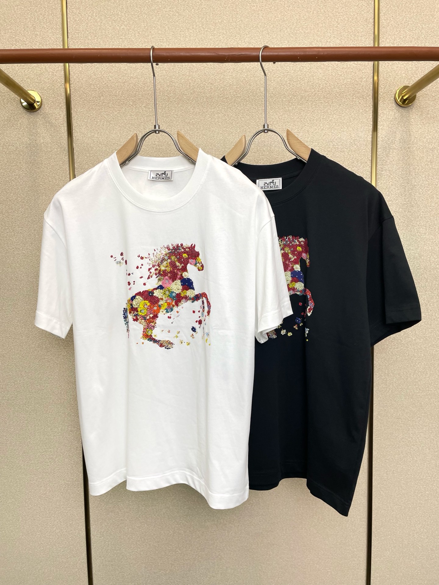 。Hermès爱马仕💥独家专供新款原单男士休闲短袖 高端定制 高端版本 时尚百搭爆款⚠️⚠️✨✨进口面料