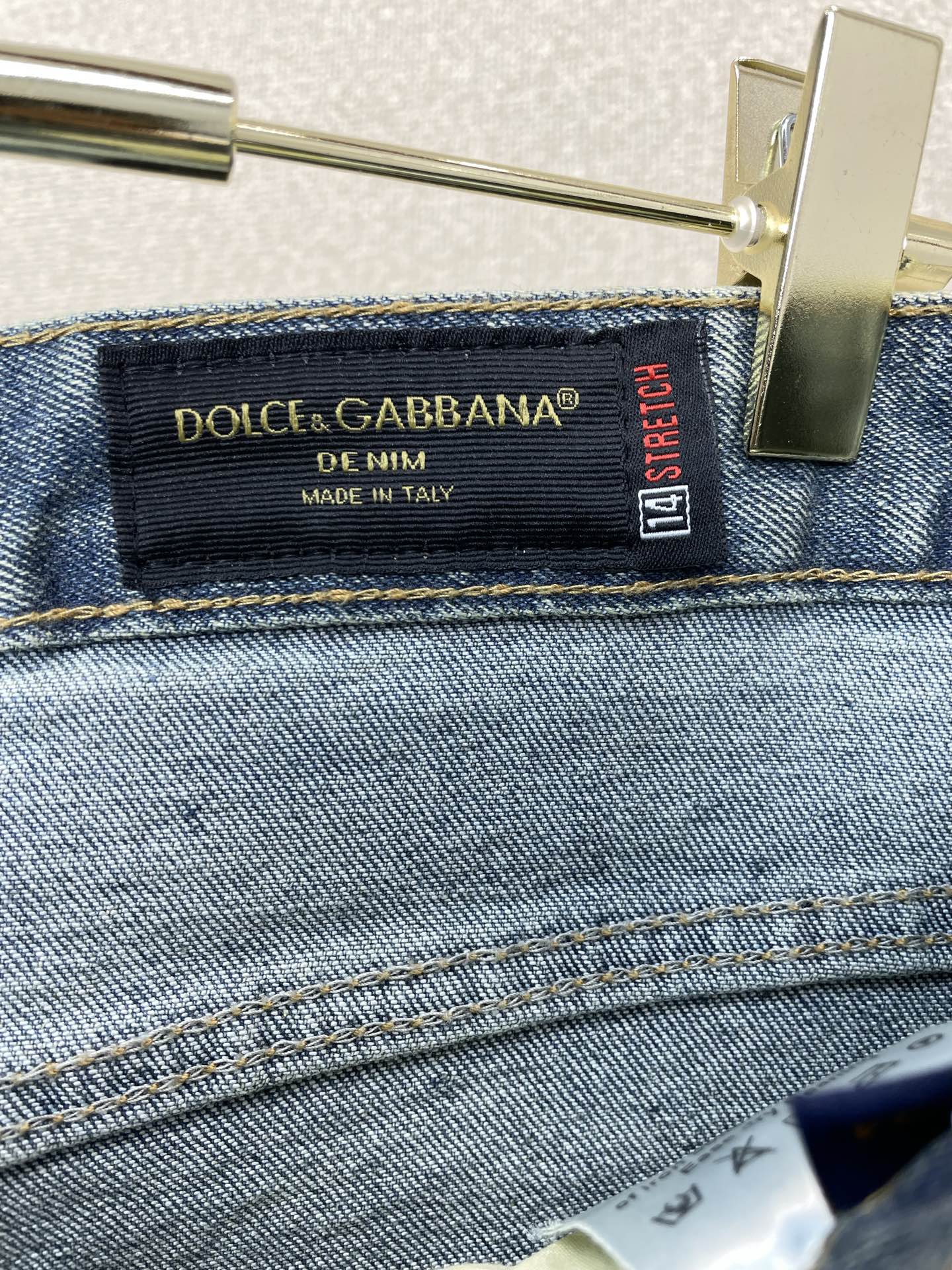 。Dolce&Gabbana杜嘉班纳💥独家专供新款休闲牛仔短裤🩳 高端版本！专柜定制面料 透气舒适度高，