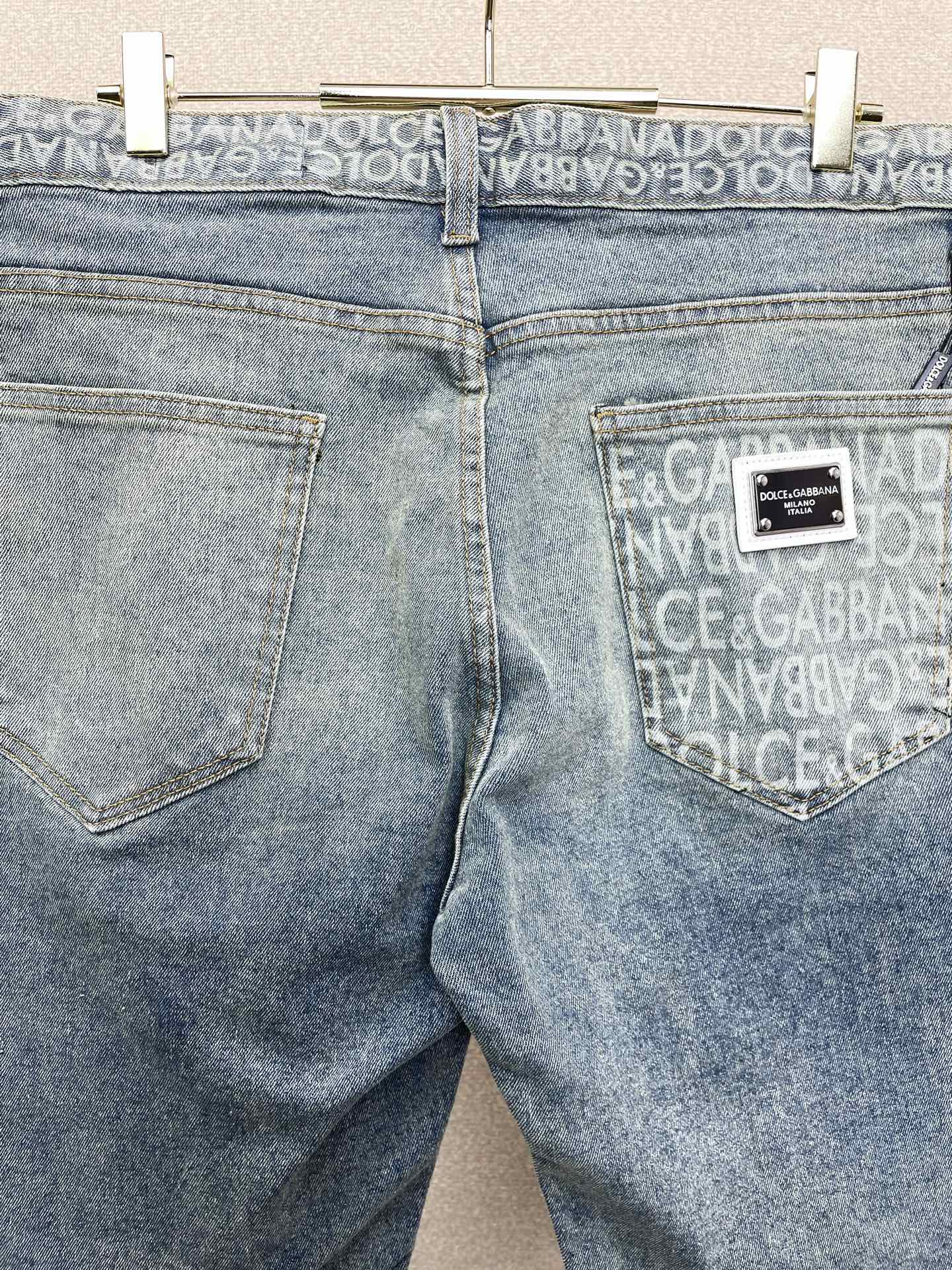 。Dolce&Gabbana杜嘉班纳💥独家专供新款休闲牛仔短裤🩳 高端版本！专柜定制面料 透气舒适度高，
