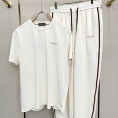 /套。Loro Piana-Loro Piana诺悠翩雅💥独家专供新款专柜同款套装,透气舒适休闲!高级感 /套。Loro Piana-Loro Piana诺悠翩雅💥独家专供新款专柜同款套装,透气舒适休闲!高级感