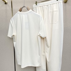 /套。Loro Piana-Loro Piana诺悠翩雅💥独家专供新款专柜同款套装,透气舒适休闲!高级感 /套。Loro Piana-Loro Piana诺悠翩雅💥独家专供新款专柜同款套装,透气舒适休闲!高级感