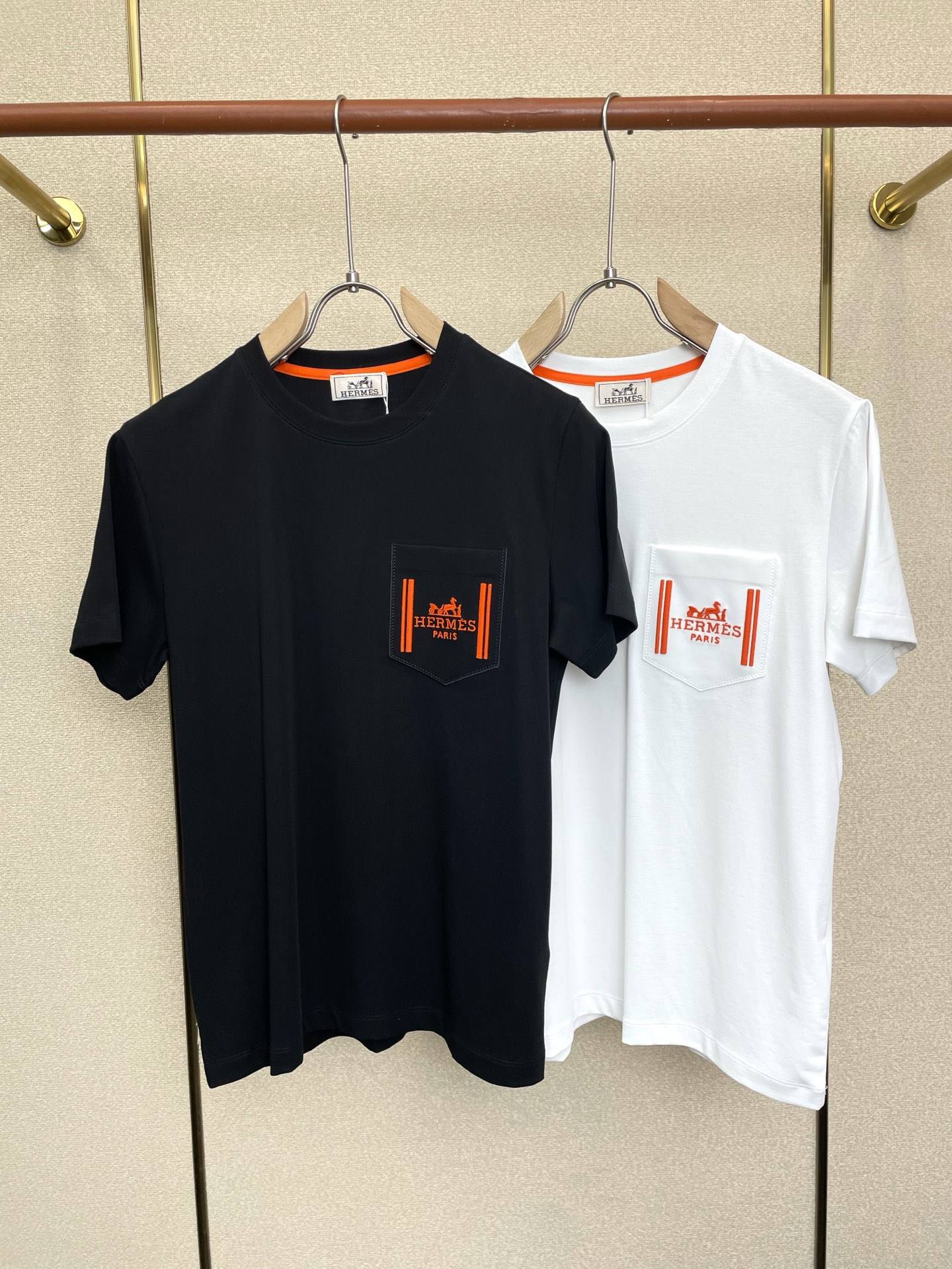 。Hermès爱马仕💥独家专供新款原单男士休闲短袖 高端定制 高端版本 时尚百搭爆款⚠️⚠️✨✨进口面料