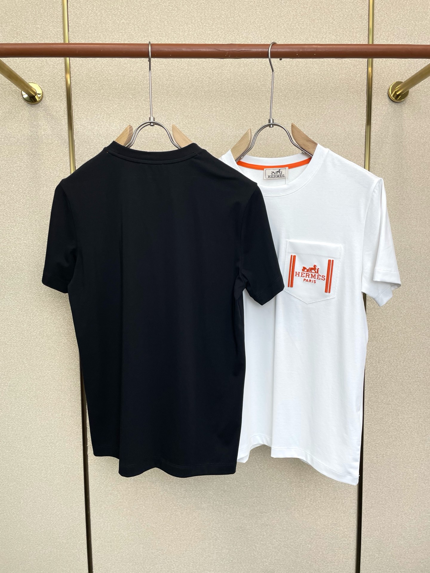 。Hermès爱马仕💥独家专供新款原单男士休闲短袖 高端定制 高端版本 时尚百搭爆款⚠️⚠️✨✨进口面料