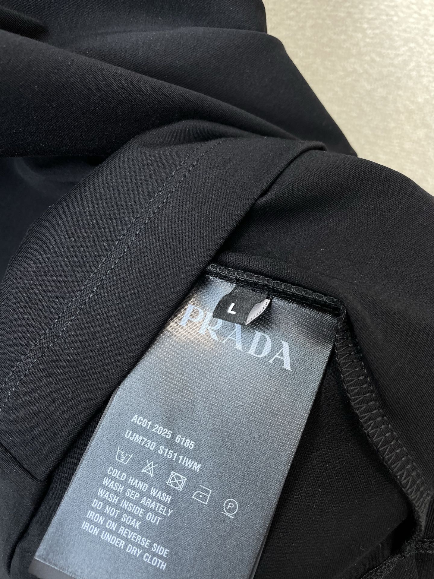 。Prada普拉达💥独家专供新款原单男士休闲短袖 高端定制 高端版本 时尚百搭爆款⚠️⚠️✨✨进口面料 
