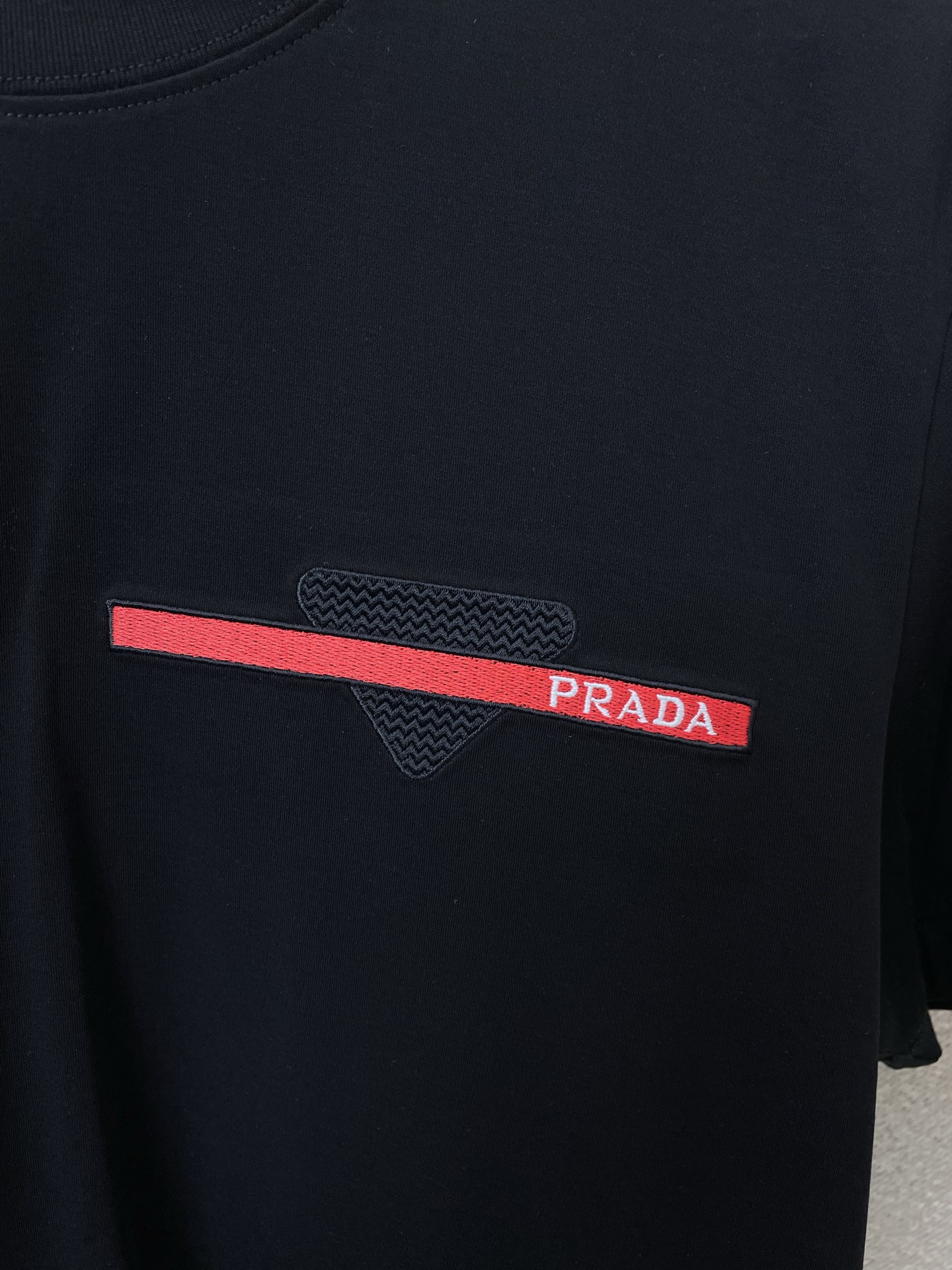 。Prada普拉达💥独家专供新款原单男士休闲短袖 高端定制 高端版本 时尚百搭爆款⚠️⚠️✨✨进口面料 