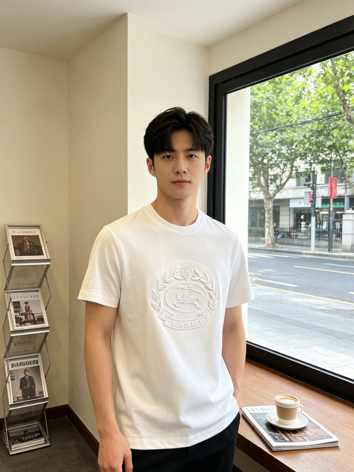 NO:837969,.Burberry exclusively supplies new original men's casual short sleeves. High-end customization. High-end version. Fashionable and versatile imported fabrics. Super soft and delicate feel. Skin-friendly and comfortable to wear. High-end boutique. The upper body is exquisitely made by the factory. A must-have item for men. Complete with three standards. Size 48-56,, burberry, burberry, T-shirt,19860909.Burberry巴宝莉独家专供新款原单男士休闲短袖 高端定制 高端版本 时尚百搭爆款进口面料 手感超柔软细腻 穿着亲肤舒适 高端精品 代工厂精细做上身非常赞 男士必备单品 三标齐全 码数48-56,,burberry,burberry,T-shirt,,Men's clothing