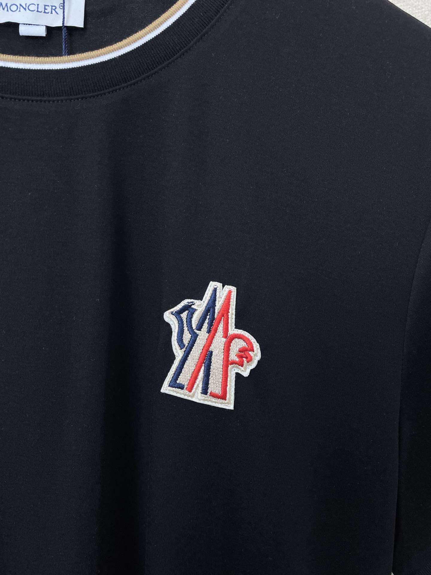 。Moncler蒙口💥独家专供新款原单男士休闲短袖 高端定制 高端版本 时尚百搭爆款⚠️⚠️✨✨进口面料