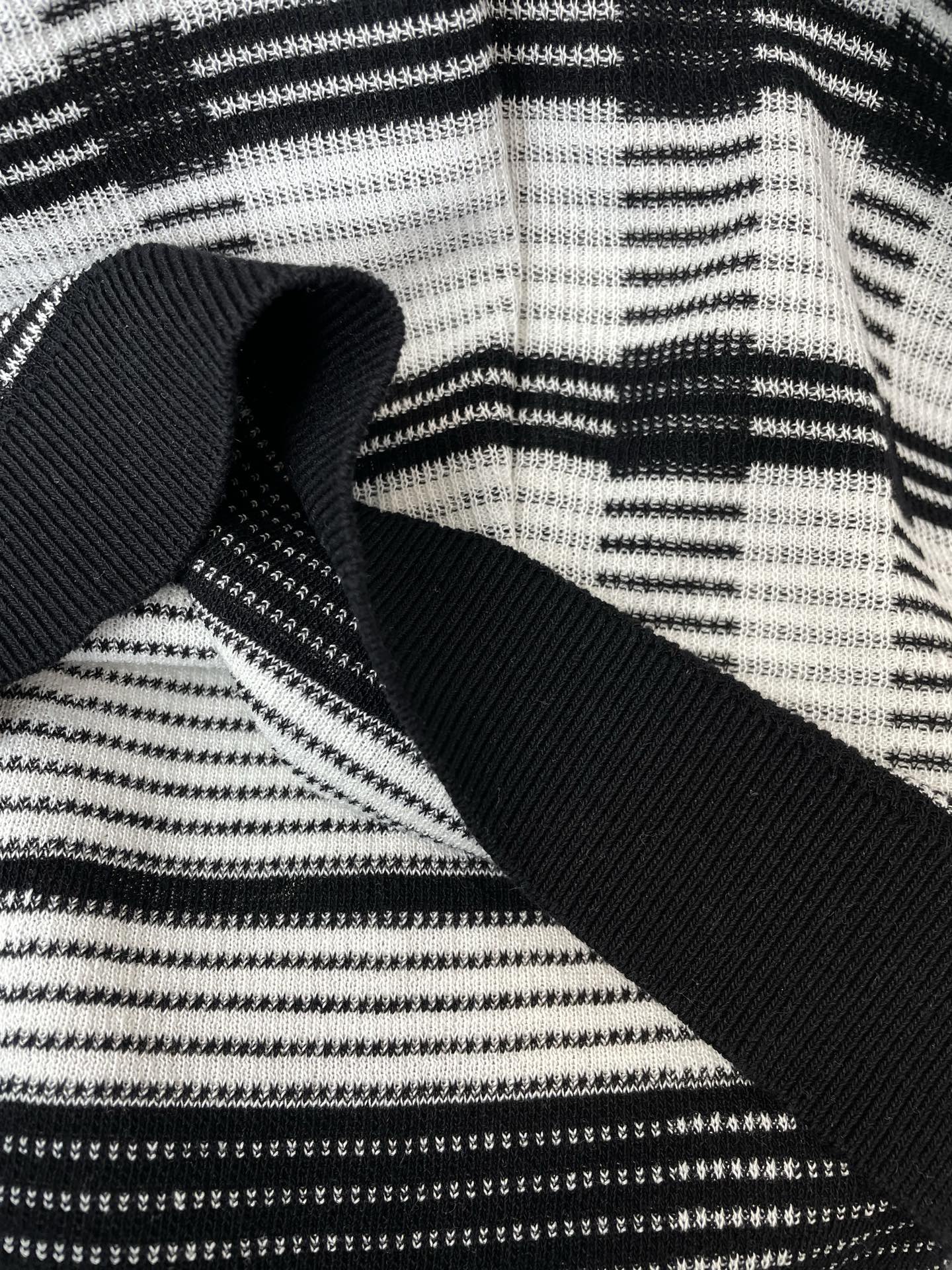 。Loro Piana-Loro Piana诺悠翩雅💥独家专供新款原单男士休闲短袖 高端定制 高端版本 