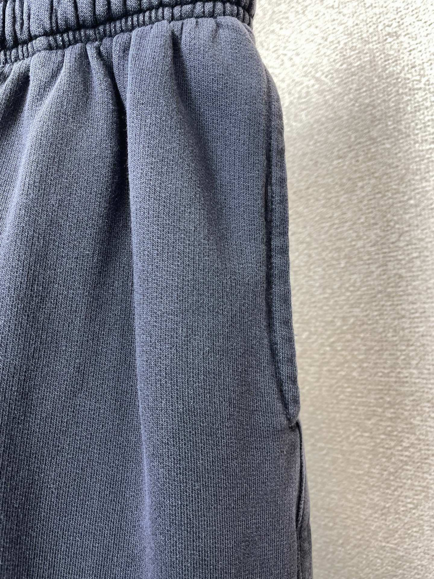 。Gucci古驰💥独家专供新款休闲短裤🩳 高端版本！专柜定制面料 透气舒适度高，细节无可挑剔，品牌元素设
