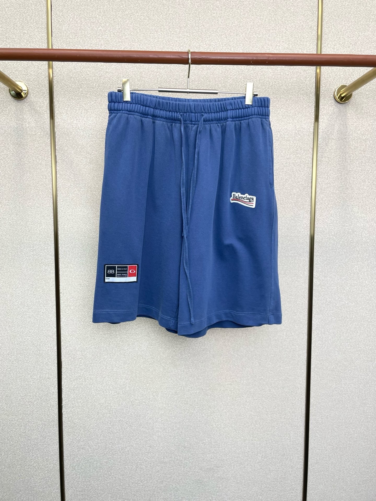 。Balenciaga巴黎世家💥独家专供新款休闲短裤🩳 高端版本！专柜定制面料 透气舒适度高，细节无可挑