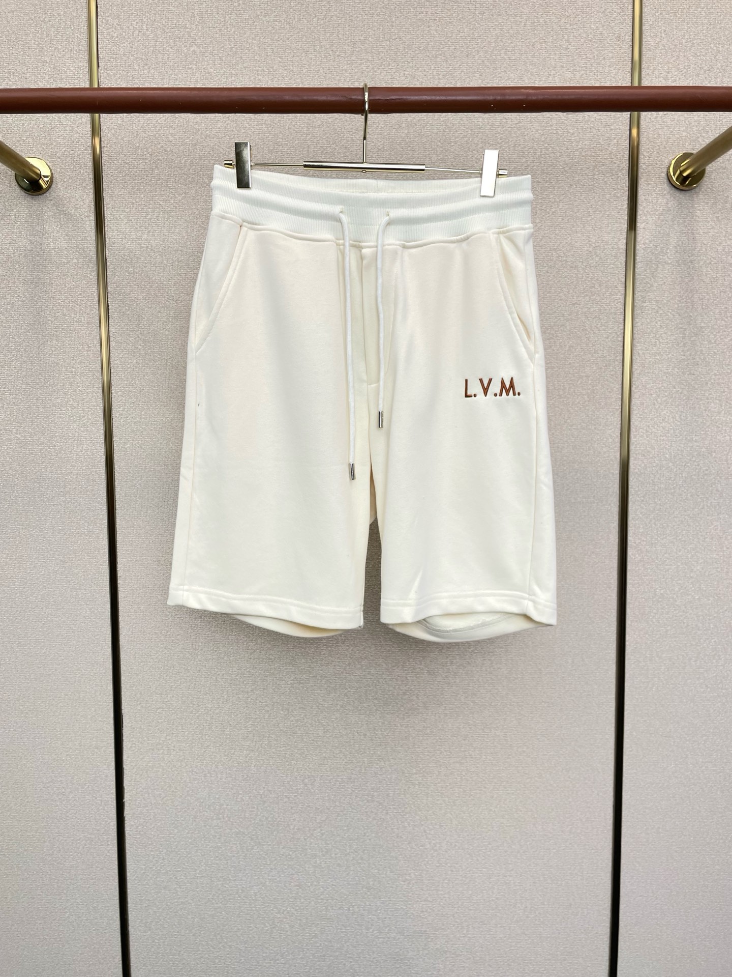 。Louis Vuitton路易威登💥独家专供新款休闲短裤🩳 高端版本！专柜定制面料 透气舒适度高，细节