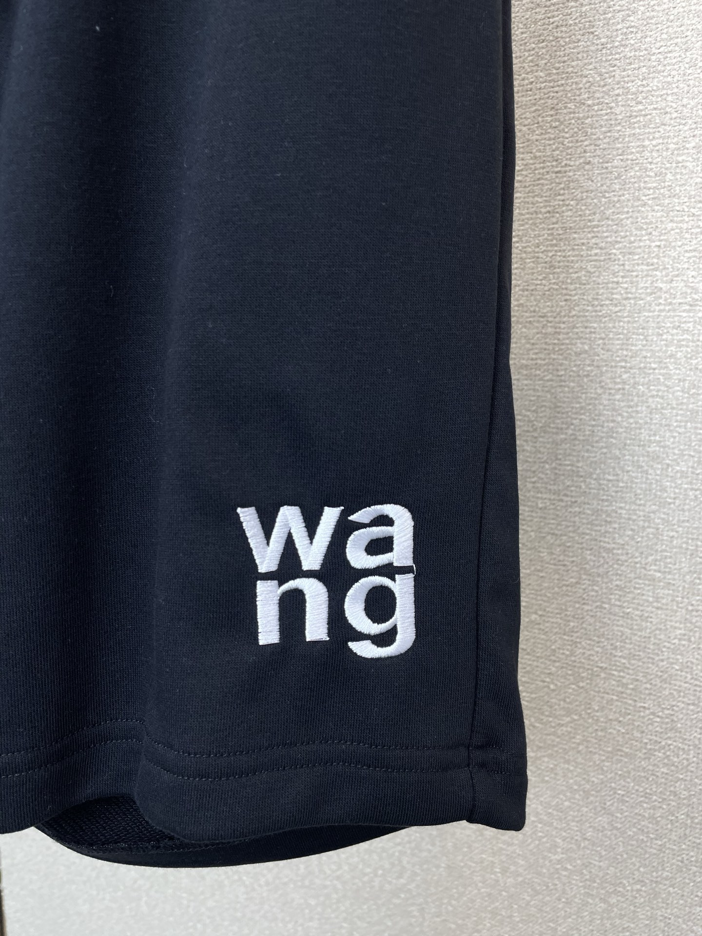 。Alexanderwang亚历山大王💥独家专供新款休闲短裤🩳 高端版本！专柜定制面料 透气舒适度高，细