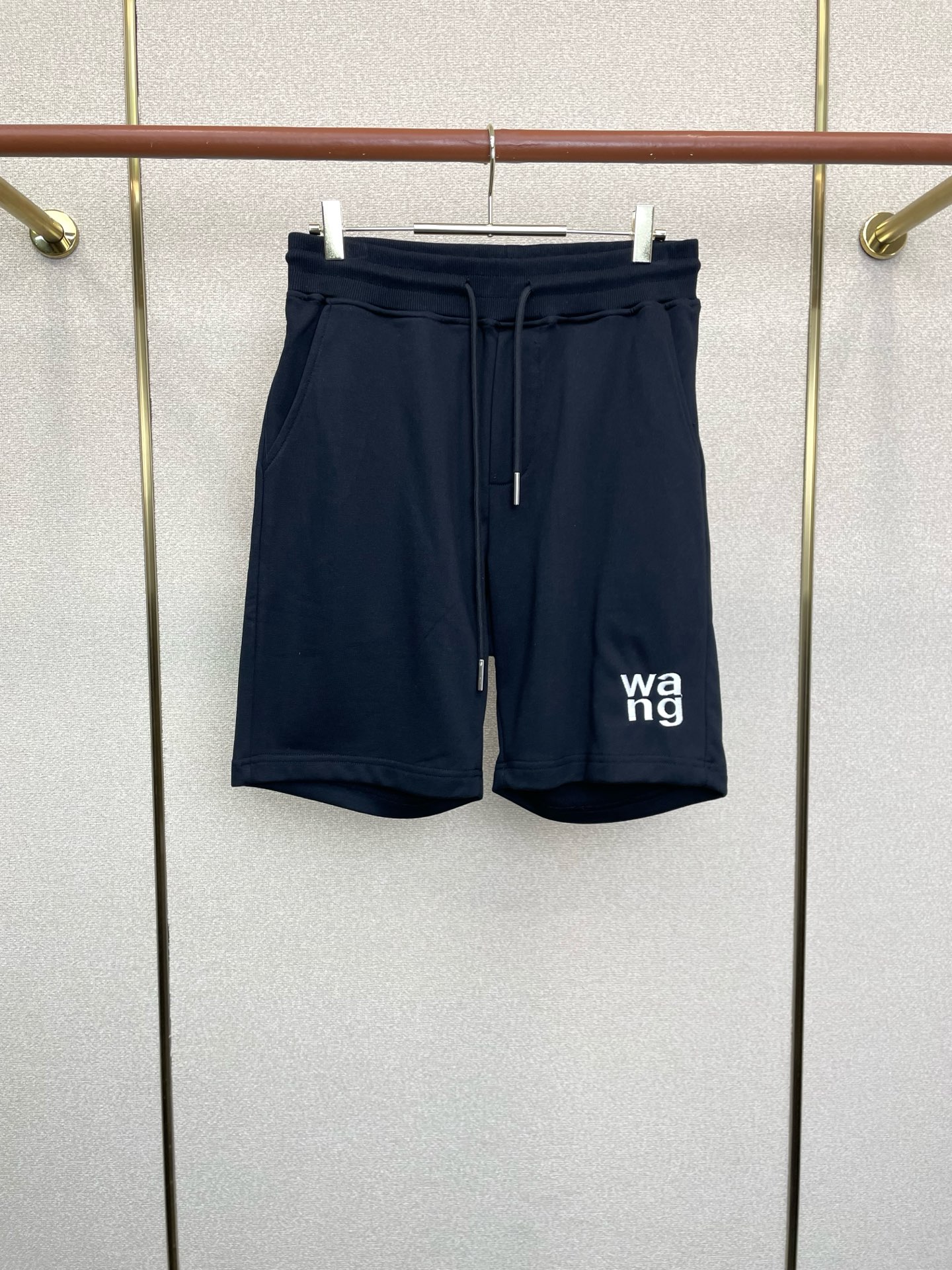。Alexanderwang亚历山大王💥独家专供新款休闲短裤🩳 高端版本！专柜定制面料 透气舒适度高，细
