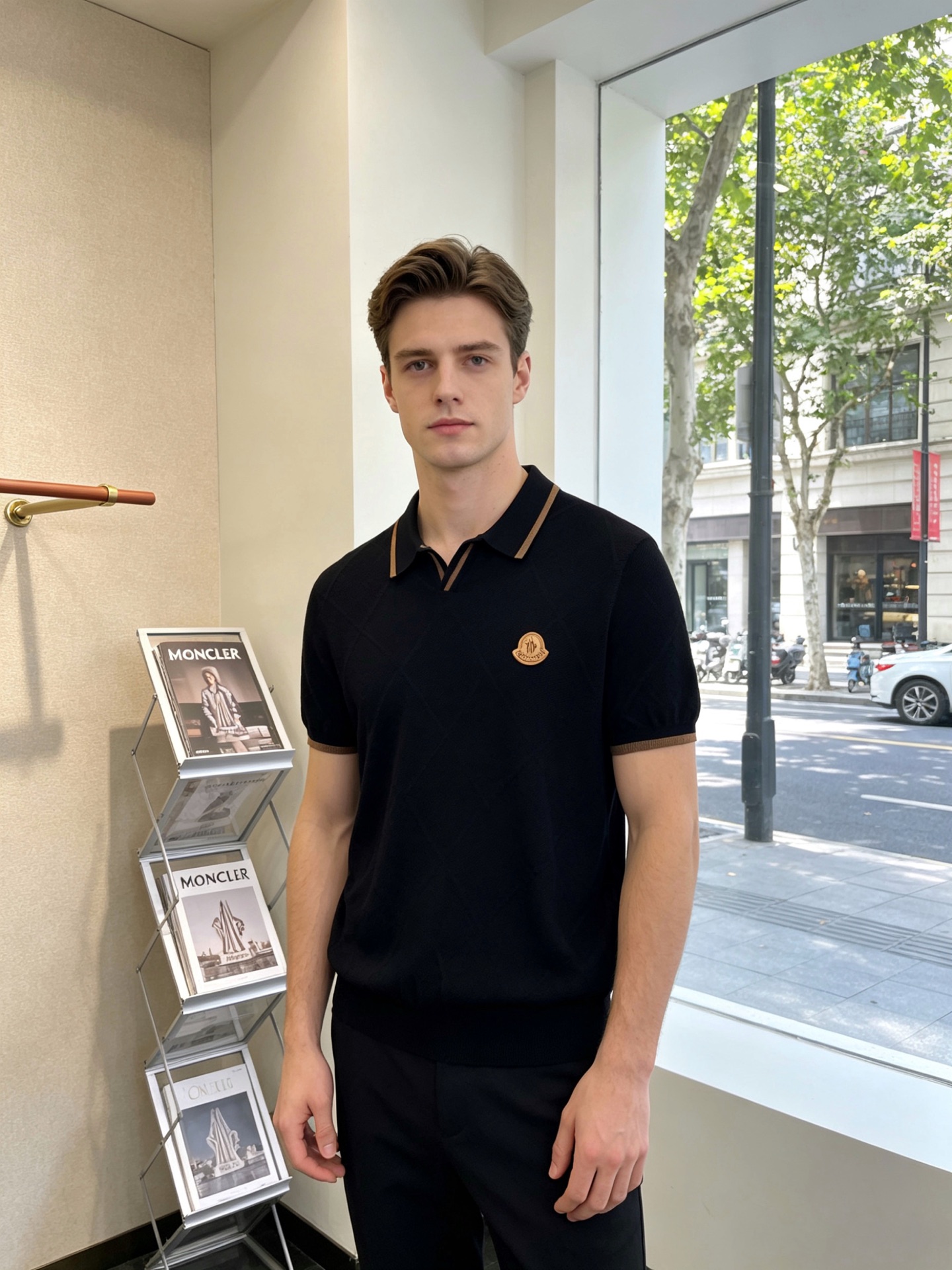 NO:845523,.Moncler's new and original men's casual short-sleeve, high-end customization, high version, fashionable and versatile imported fabrics, super soft and delicate to the touch, skin-friendly and comfortable to wear, high-end boutique, the upper body made by the factory is very good, a must-have item for men, complete with three standards, size M-4XL, new style, Moncler, T-shirt,19860909.Moncler蒙口砸锅卖铁都要上的新款新款原单男士休闲短袖 高端定制 高版本 时尚百搭爆款进口面料 手感超柔软细腻 穿着亲肤舒适 高端精品 代工厂精细做上身非常赞 男士必备单品 三标齐全 码数M-4XL砸锅卖铁上新款,,Moncler,T-shirt,,Men's clothing