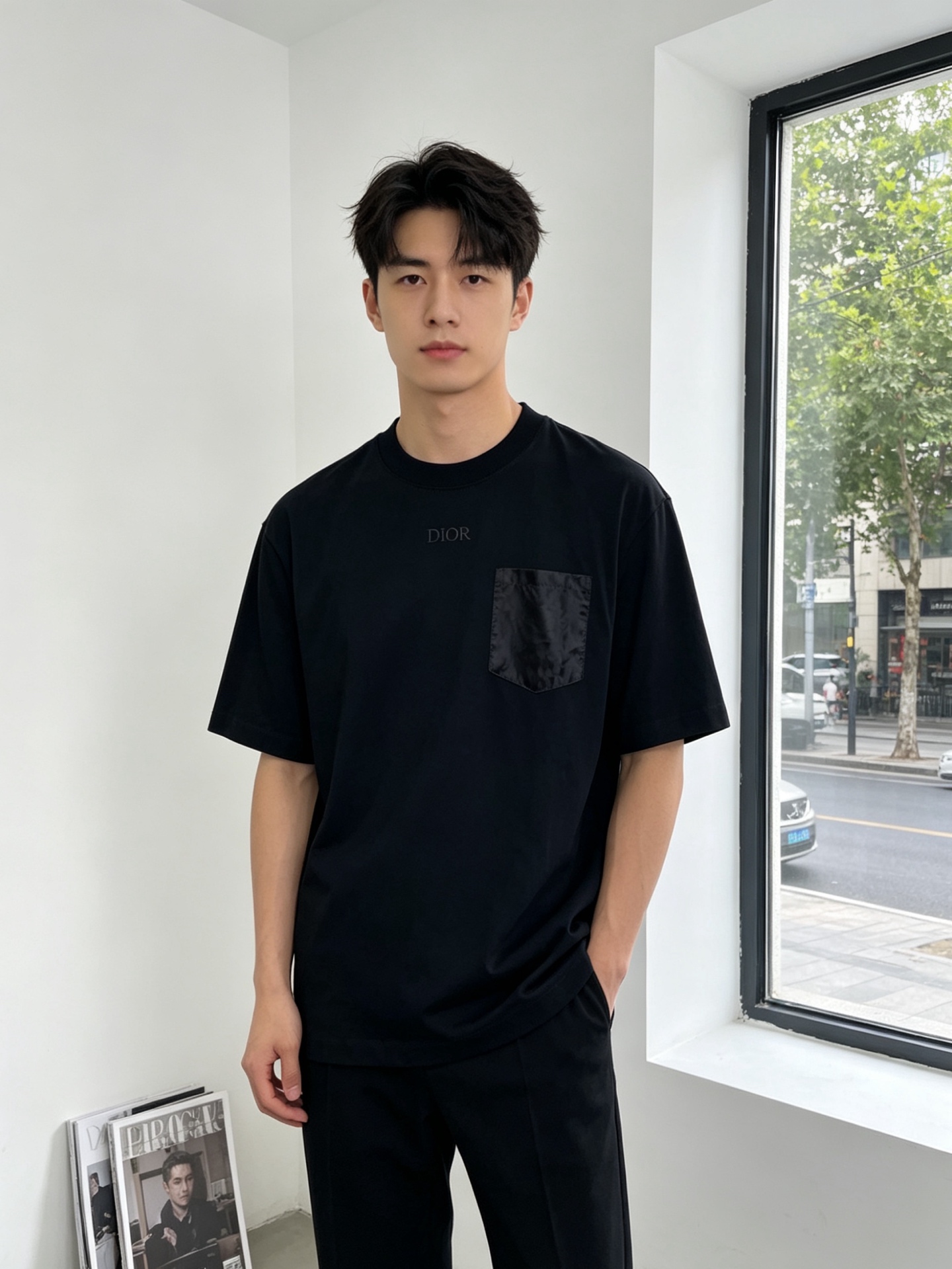 NO:840179,.Dior Dior exclusively provides new original men's casual short sleeves. High-end customization. High-end version. Fashionable and versatile imported fabrics. Super soft and delicate feel. Skin-friendly and comfortable to wear. High-end boutique. The upper body is exquisitely made by the factory. A must-have item for men. Complete with three standards. Size M-3XL, dior, dior, T-shirt,19860909.Dior迪奥独家专供新款原单男士休闲短袖 高端定制 高端版本 时尚百搭爆款进口面料 手感超柔软细腻 穿着亲肤舒适 高端精品 代工厂精细做上身非常赞 男士必备单品 三标齐全 码数M-3XL,,dior,dior,T-shirt,,Men's clothing