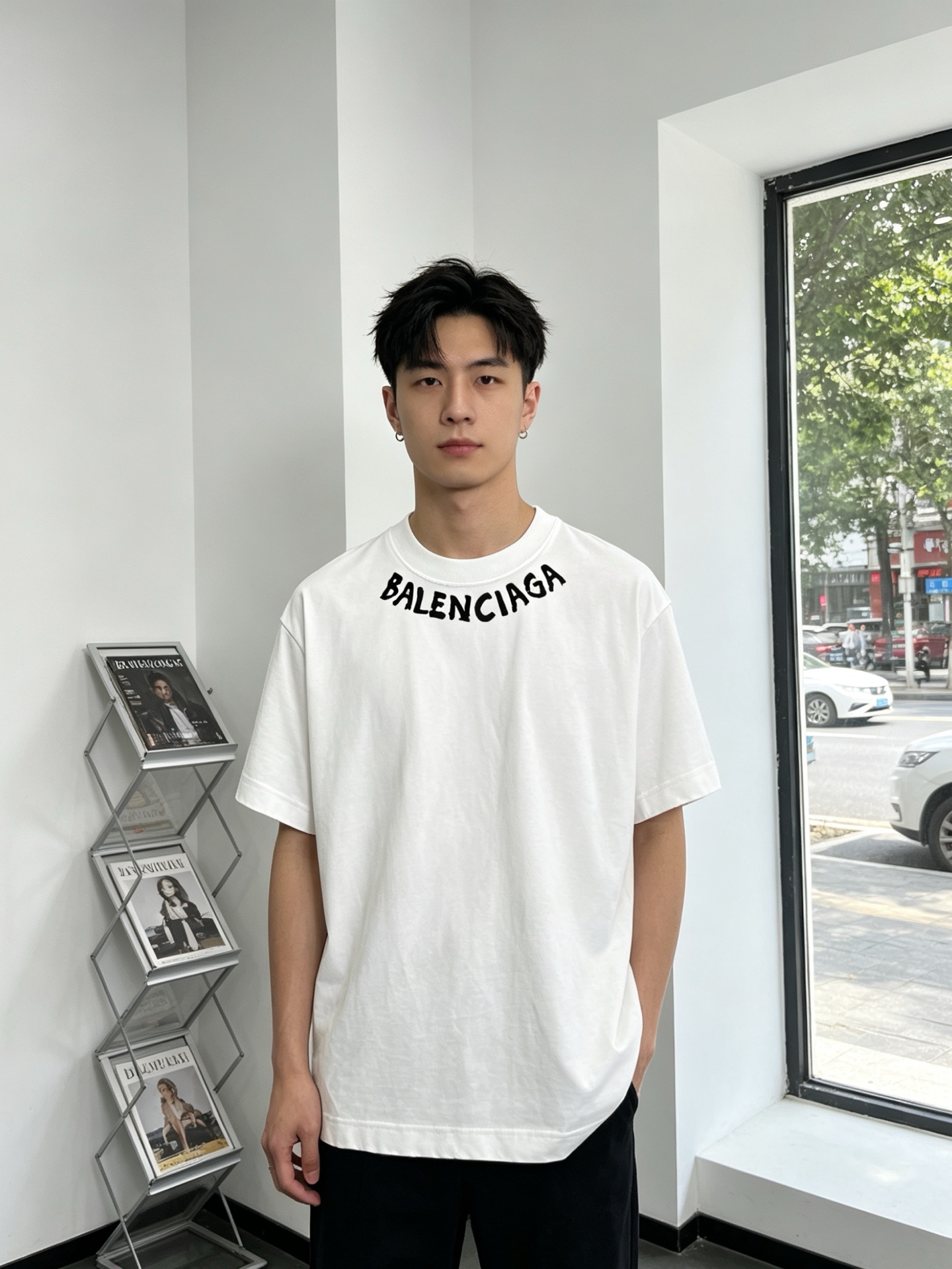 NO:845499,.Balenciaga has a must-have new model, original men's casual short-sleeves, high-end customization, high version, fashionable and versatile imported fabrics, super soft and delicate to the touch, skin-friendly and comfortable to wear, high-end boutique, factory-made fine upper body is very good, men's must-have item, complete with three standards, size 46-54, new model, balenciaga, balenciaga, T-shirt,19860909.Balenciaga巴黎世家砸锅卖铁都要上的新款新款原单男士休闲短袖 高端定制 高版本 时尚百搭爆款进口面料 手感超柔软细腻 穿着亲肤舒适 高端精品 代工厂精细做上身非常赞 男士必备单品 三标齐全 码数46-54砸锅卖铁上新款,,balenciaga,balenciaga,T-shirt,,Men's clothing