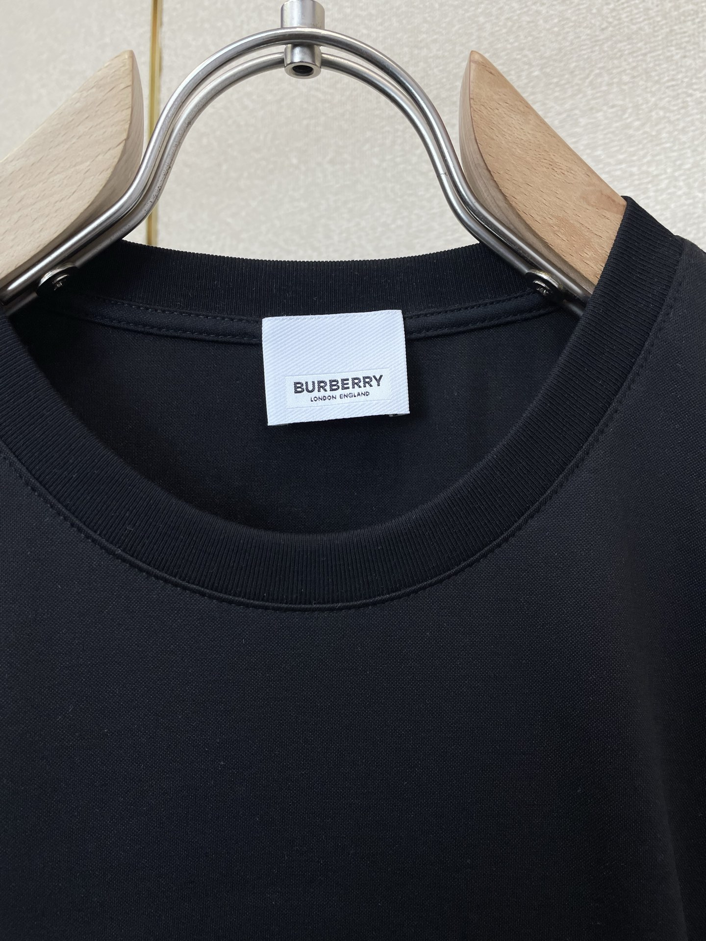 。Burberry巴宝莉💥砸锅卖铁都要上的新款新款原单男士休闲短袖 高端定制 高端版本 时尚百搭爆款⚠️