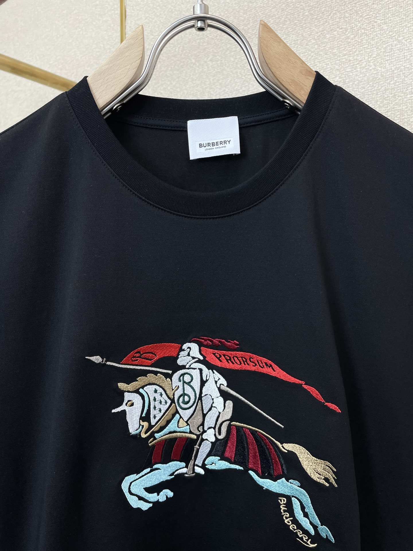 。Burberry巴宝莉💥砸锅卖铁都要上的新款新款原单男士休闲短袖 高端定制 高端版本 时尚百搭爆款⚠️