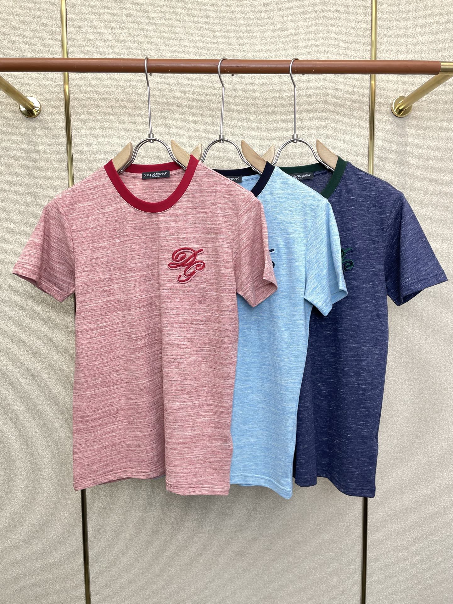 。Dolce&Gabbana杜嘉班纳💥砸锅卖铁都要上的新款新款原单男士休闲短袖 高端定制 高端版本 时尚