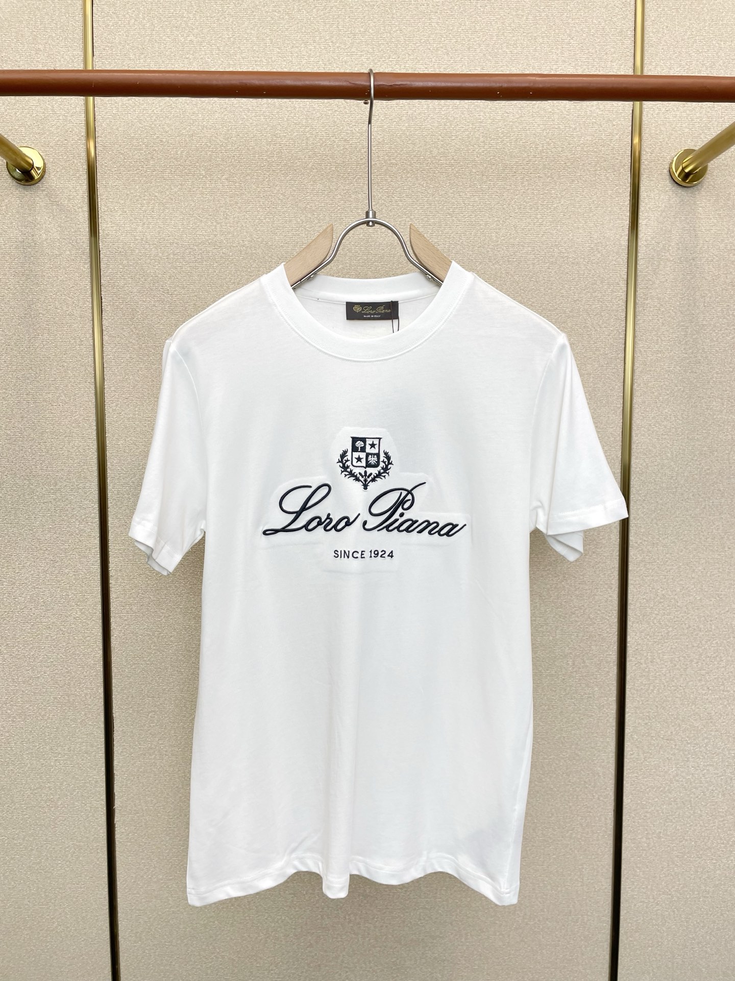 。Loro Piana-Loro Piana诺悠翩雅💥砸锅卖铁都要上的新款新款原单男士休闲短袖 高端定制