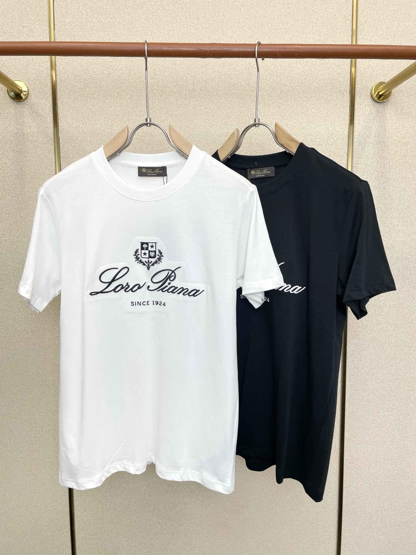 。Loro Piana-Loro Piana诺悠翩雅💥砸锅卖铁都要上的新款新款原单男士休闲短袖 高端定制