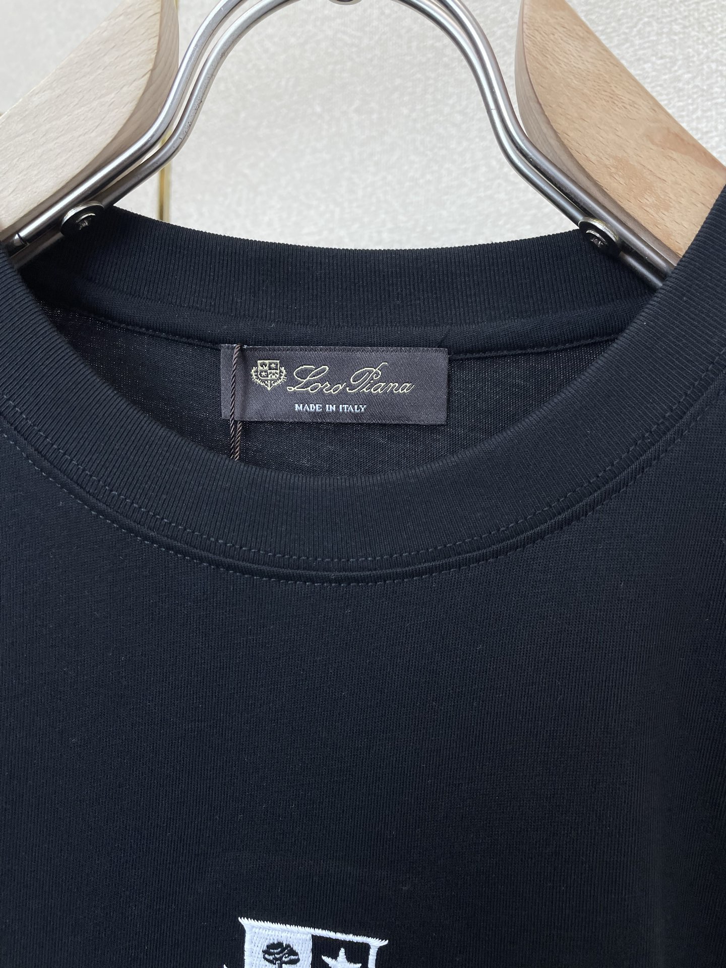 。Loro Piana-Loro Piana诺悠翩雅💥砸锅卖铁都要上的新款新款原单男士休闲短袖 高端定制