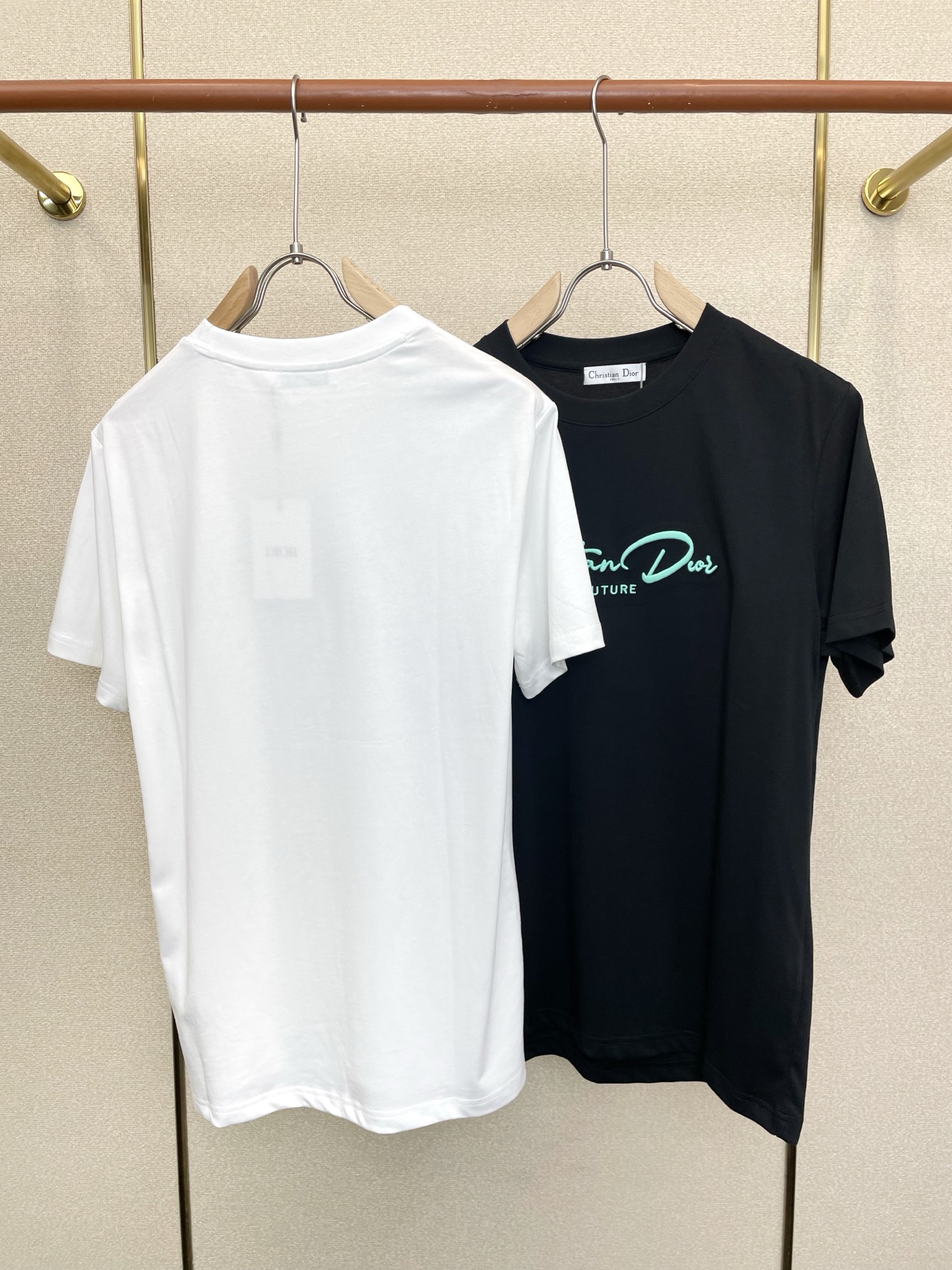 。Dior迪奥💥砸锅卖铁都要上的新款新款原单男士休闲短袖 高端定制 高端版本 时尚百搭爆款⚠️⚠️✨✨进